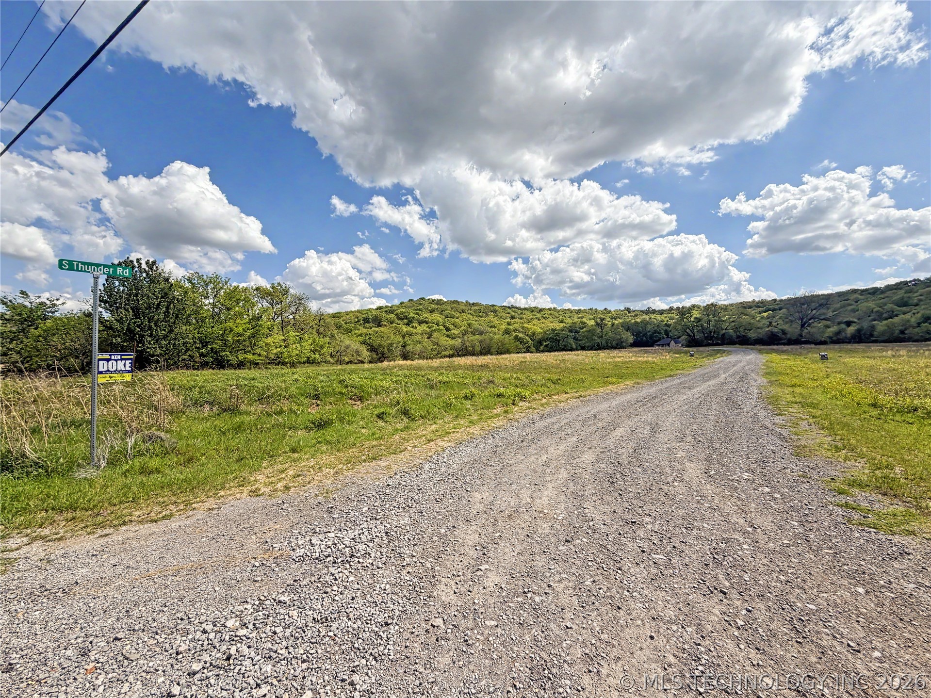 414 S Thunder Road Property Photo 19