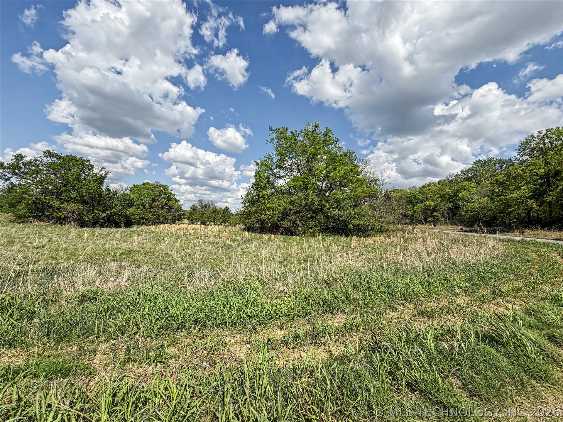 414 S Thunder Road Property Photo 21