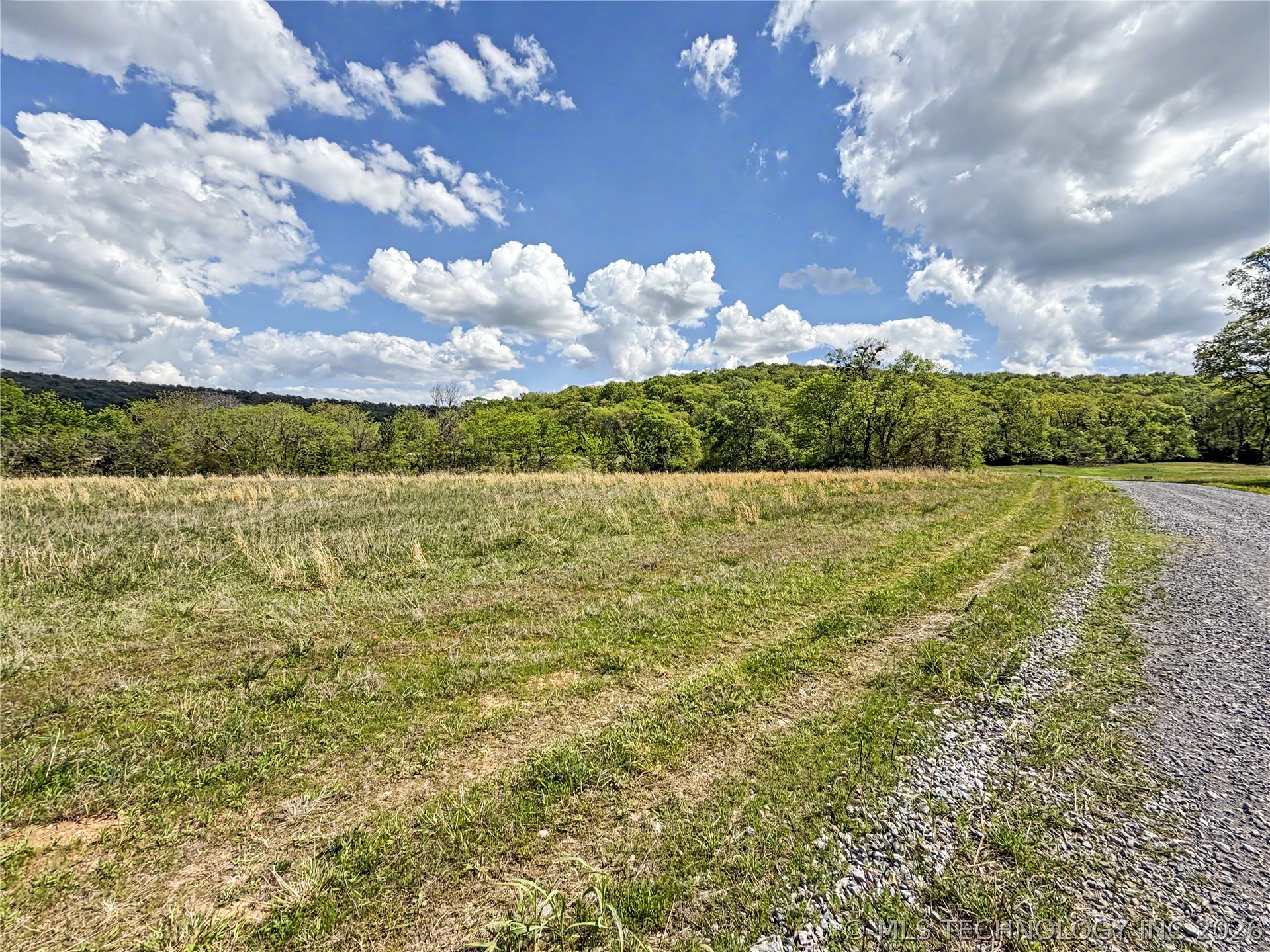 414 S Thunder Road Property Photo 38