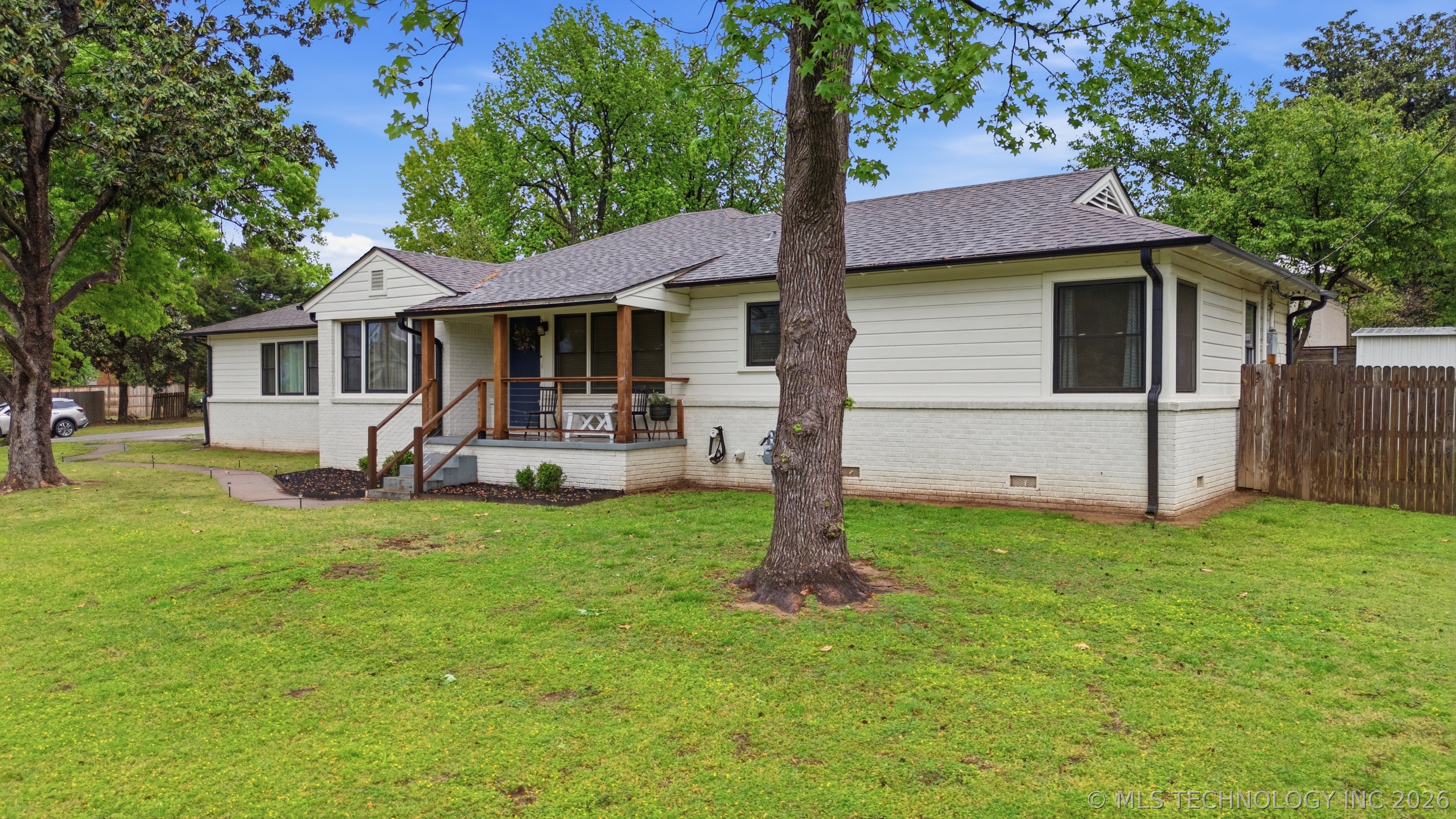 3637 S Lewis Avenue Property Photo 4
