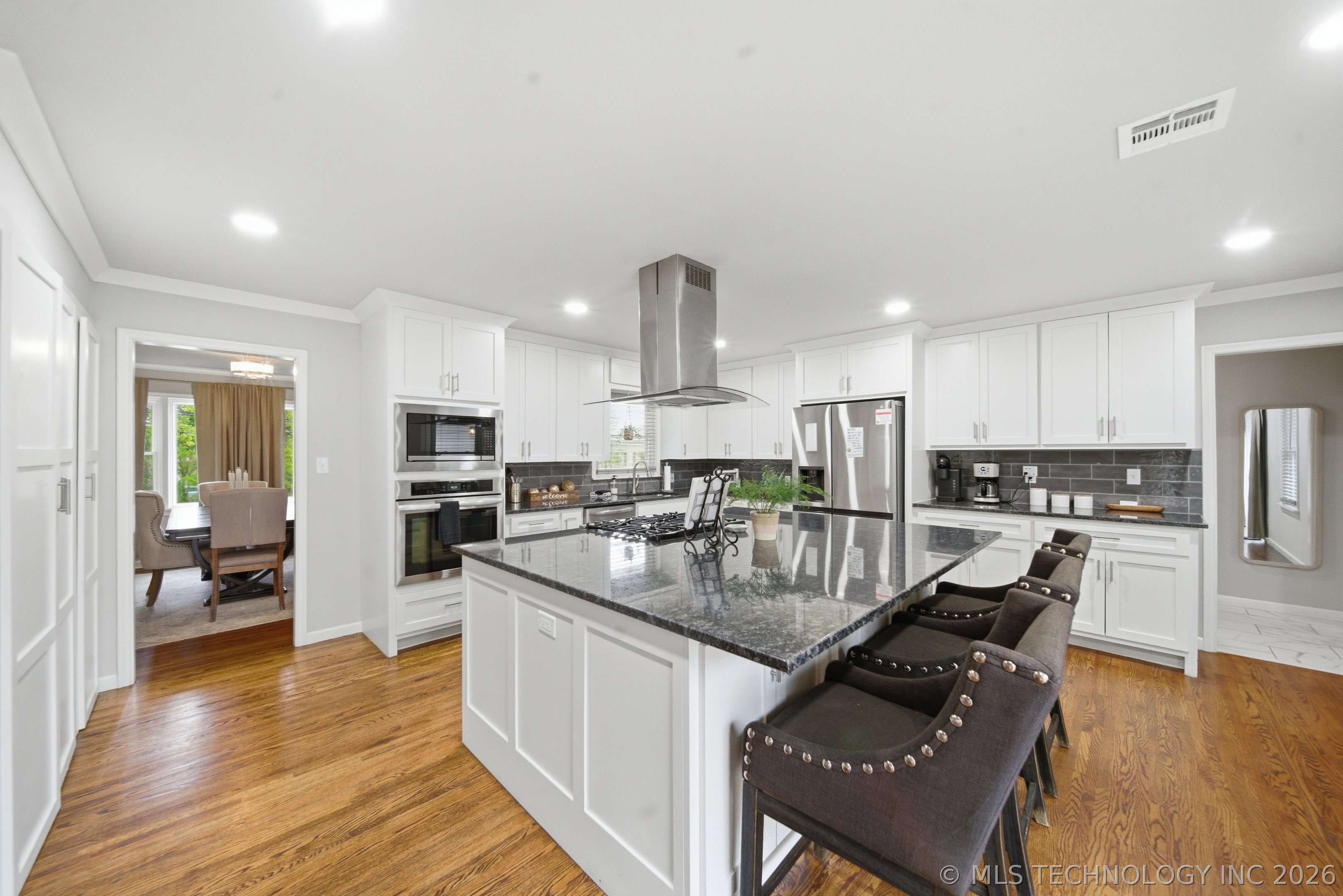 3637 S Lewis Avenue Property Photo 19
