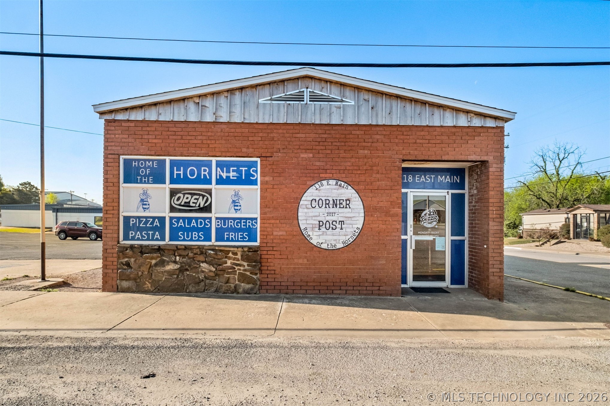 118 E Main Property Photo 1
