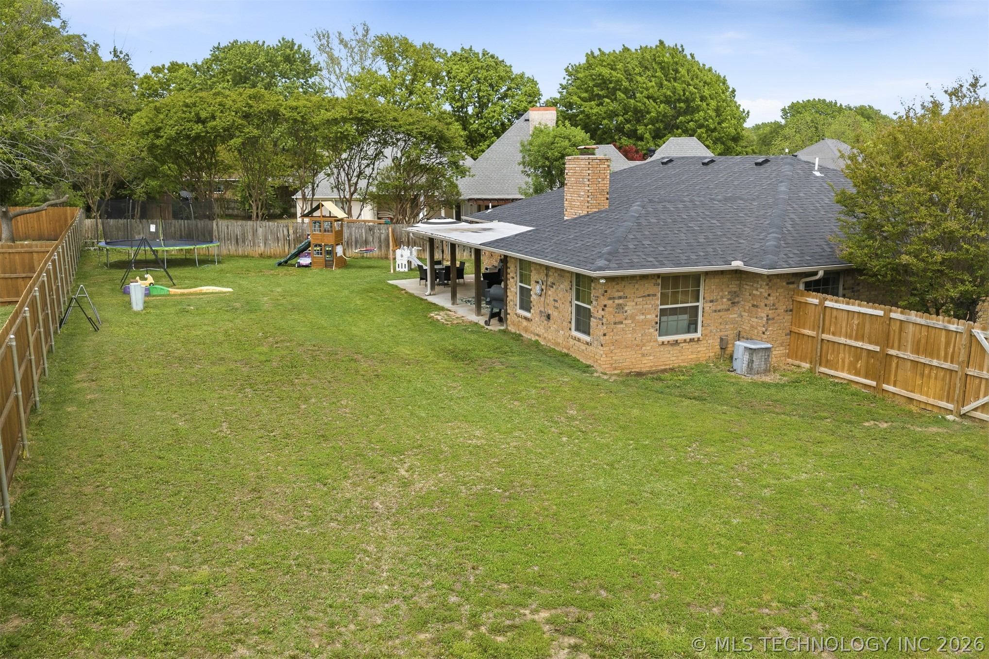 2006 Yorktown Court Property Photo 25