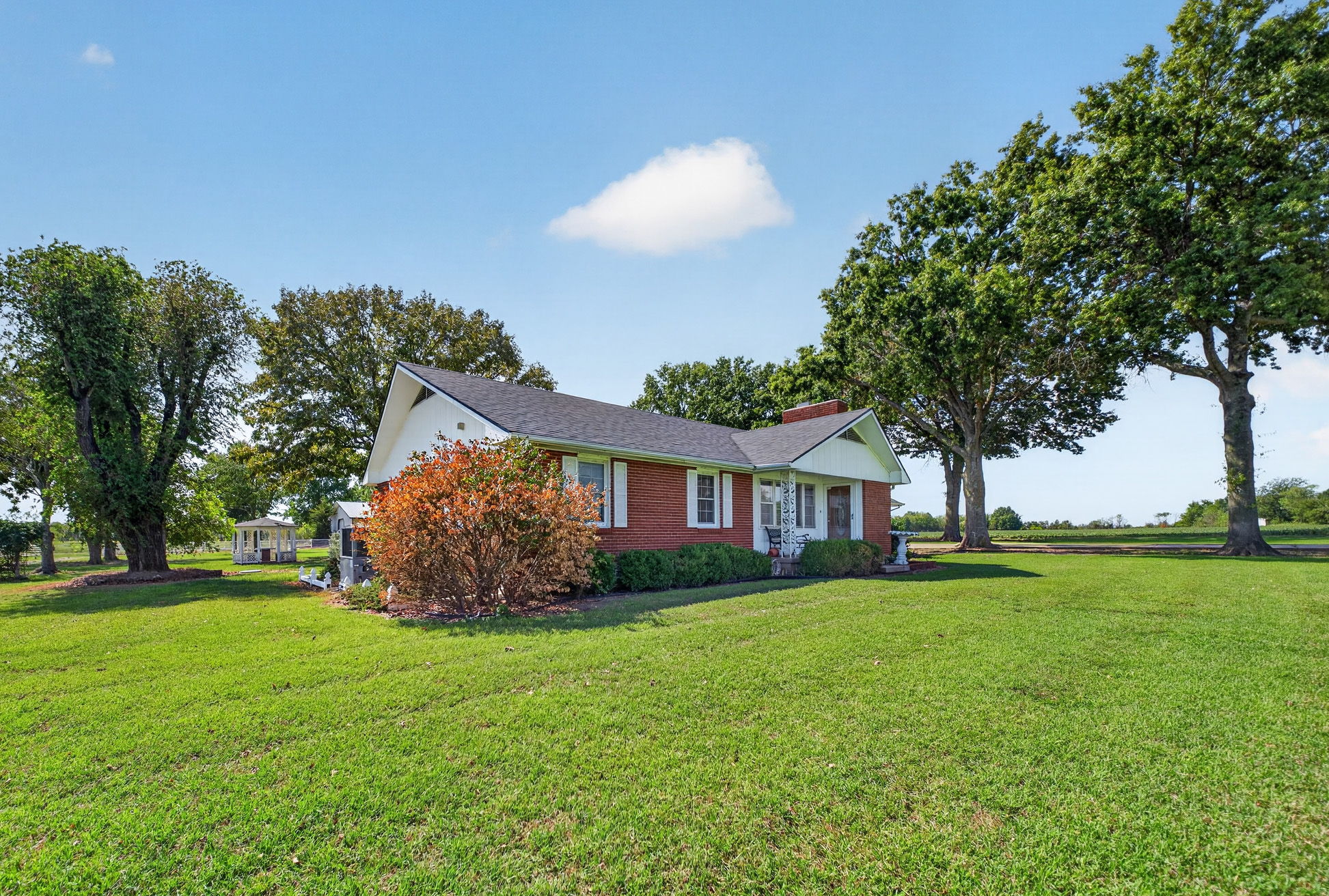 49801 E 100 Property Photo 2