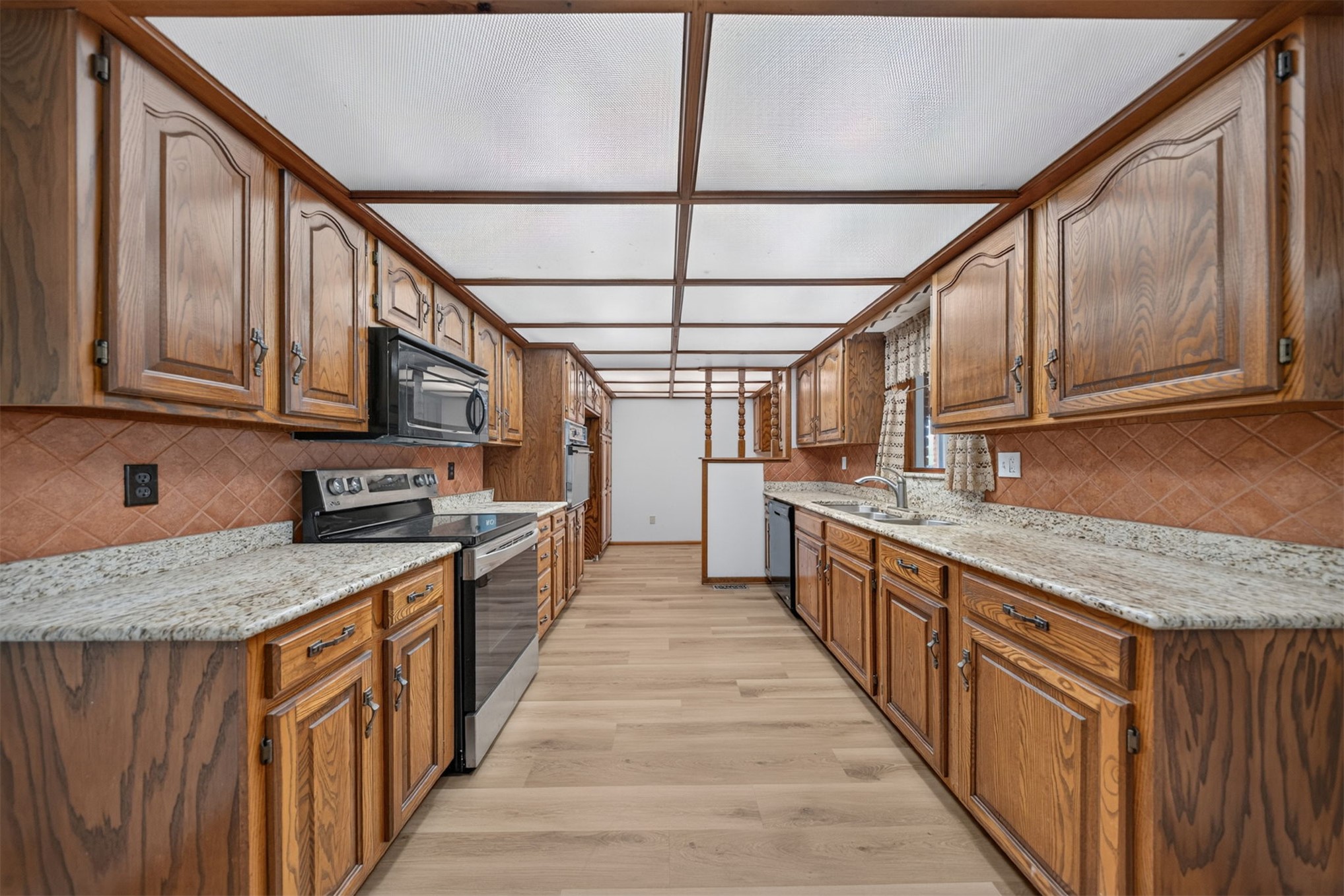 49801 E 100 Property Photo 5