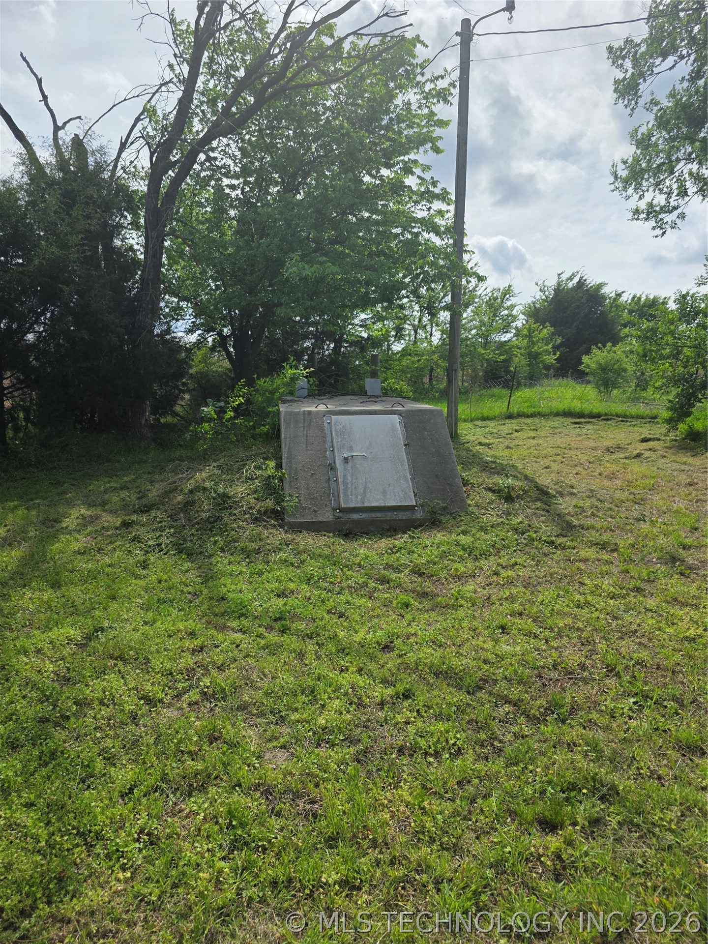 409559 E 1080 Road Property Photo 4