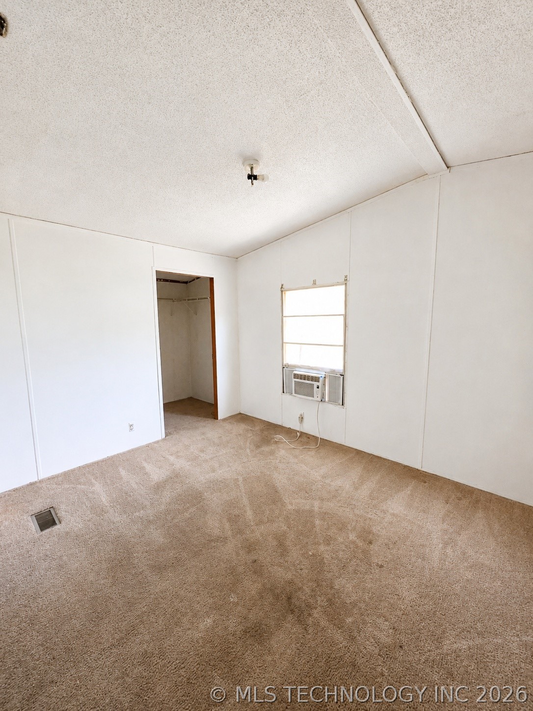 409559 E 1080 Road Property Photo 9