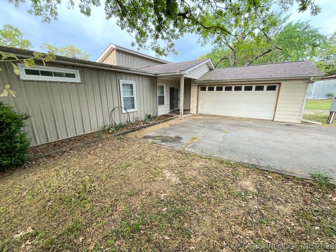 429728 E 1147 Road Property Photo 2