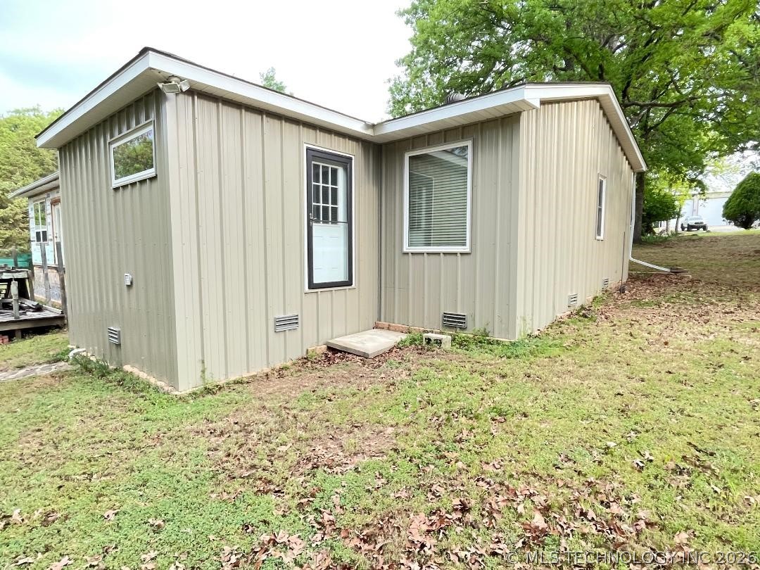 429728 E 1147 Road Property Photo 3