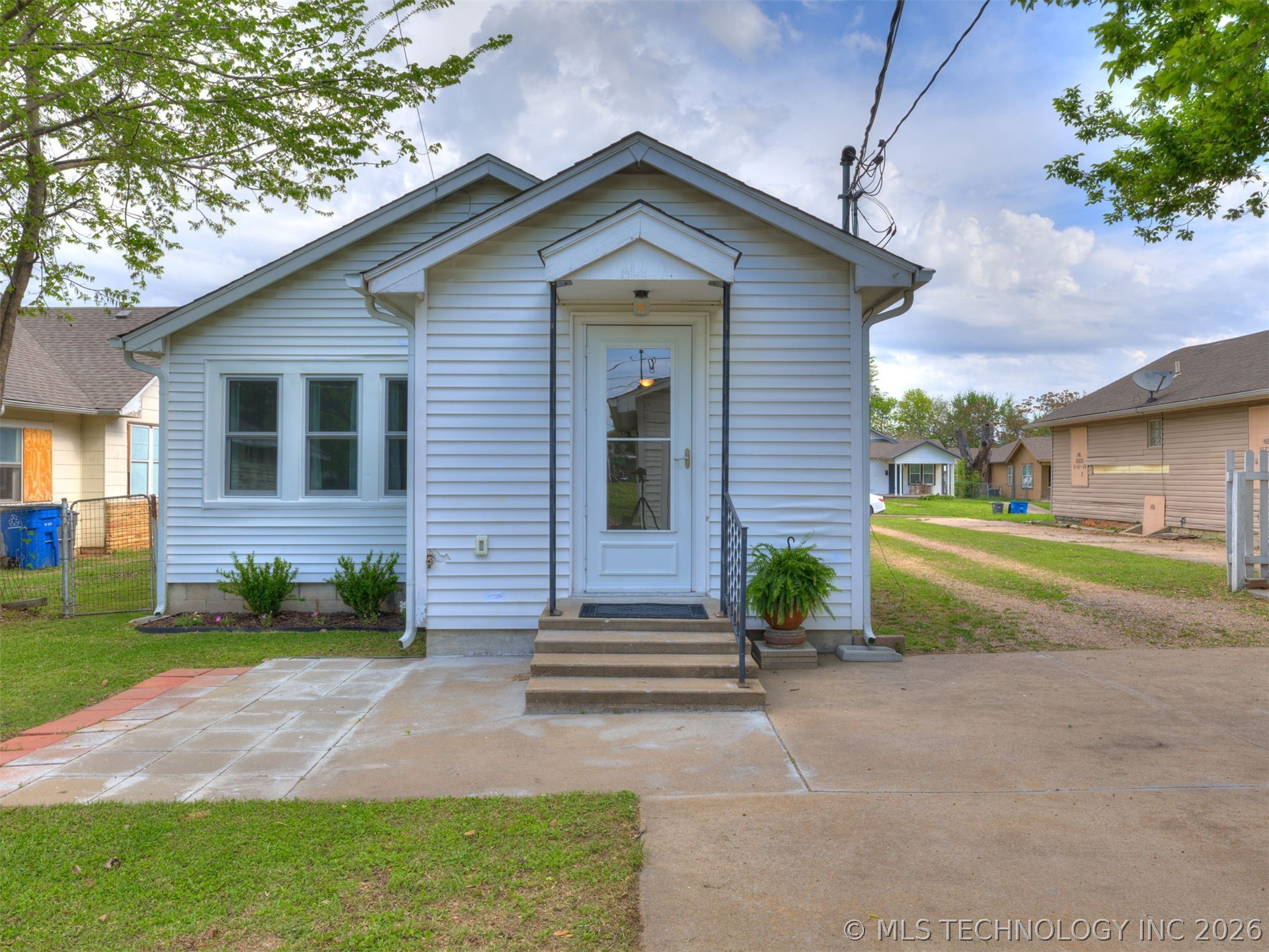 4168 E 1st Street Property Photo 29