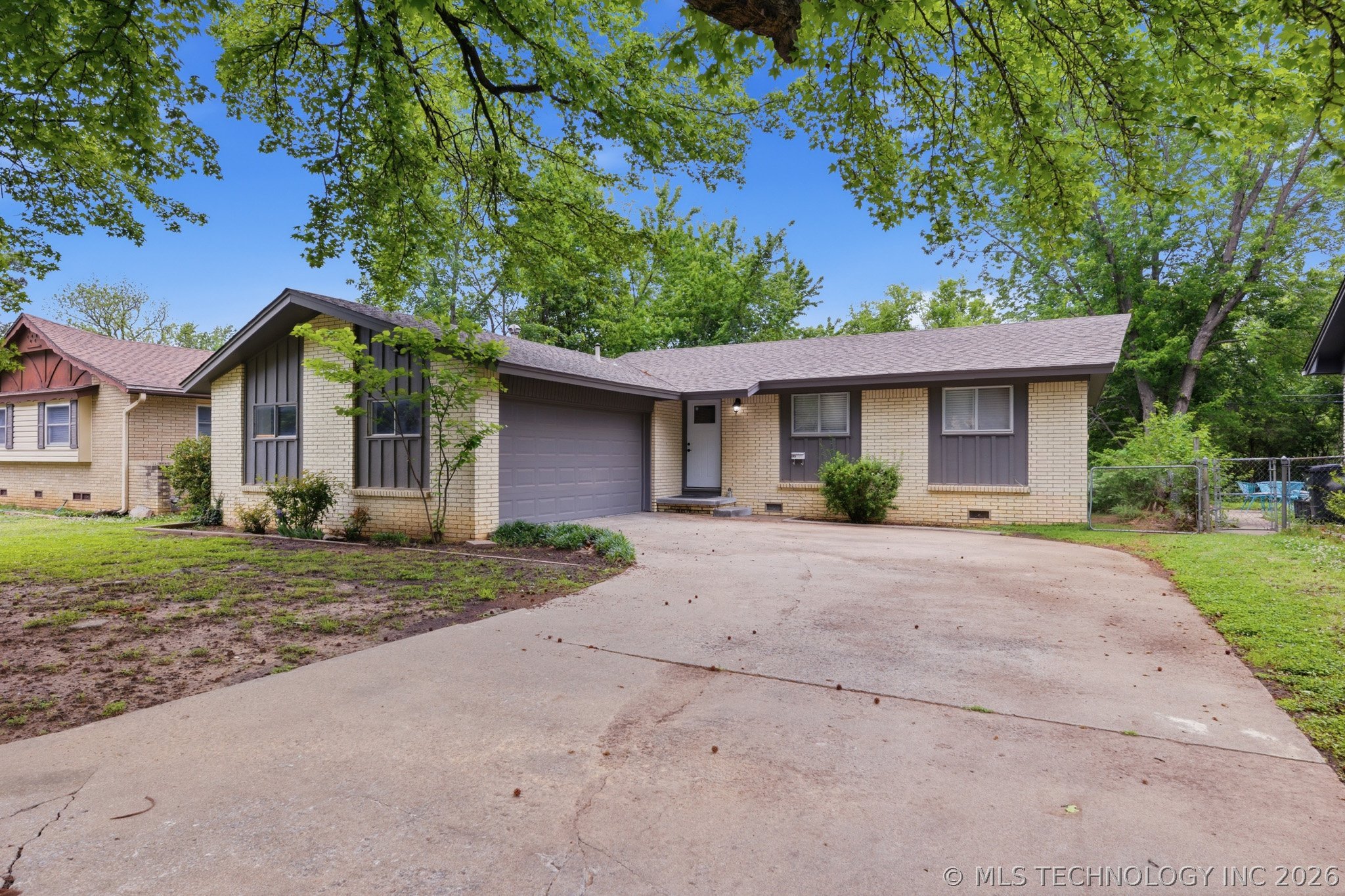 135 W Mill Avenue Property Photo 1