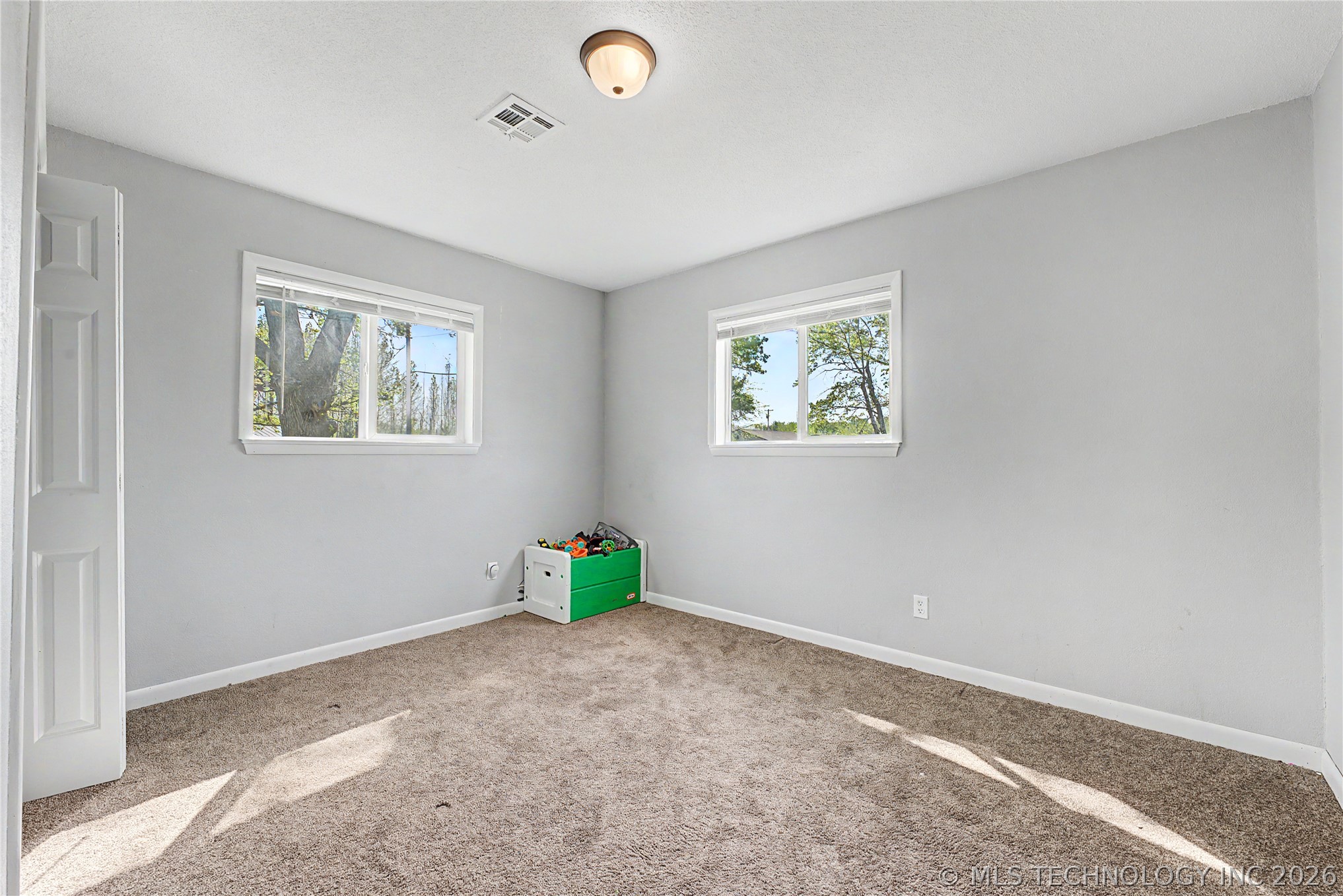 520 Meadowlark Lane Property Photo 15