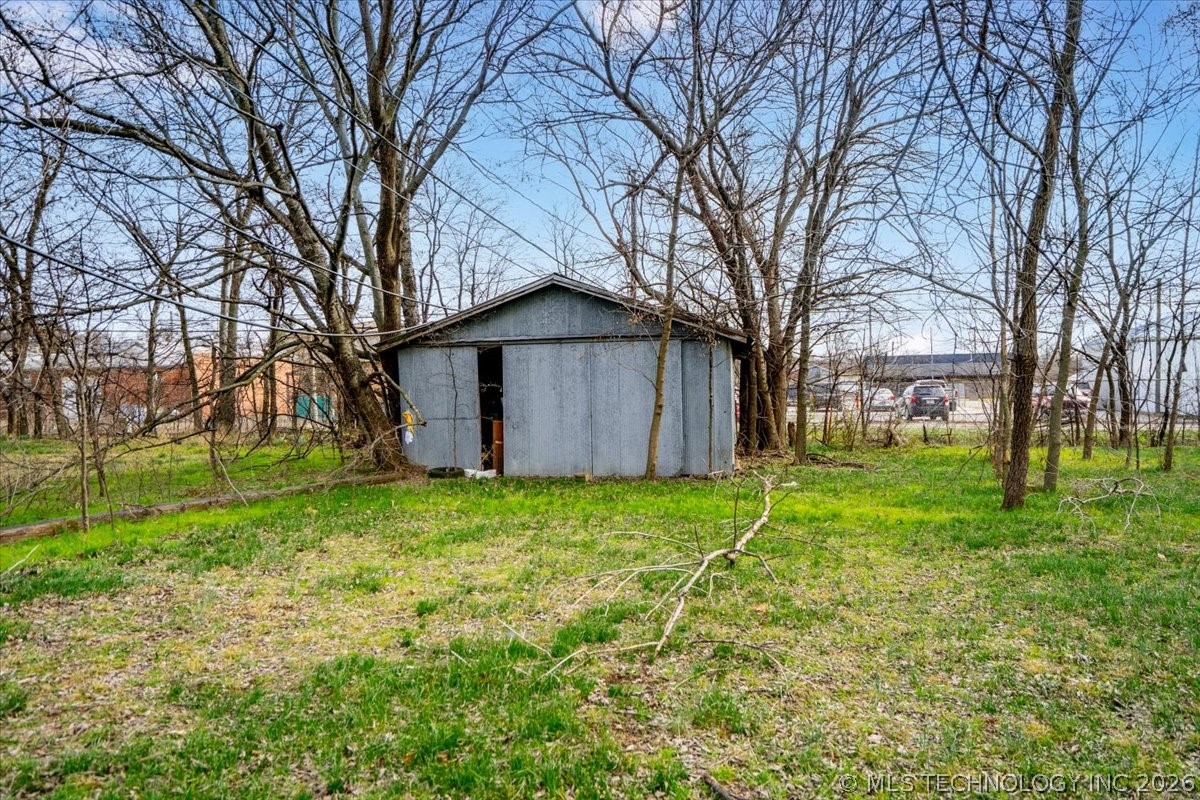 1 W Ross Street Property Photo 12