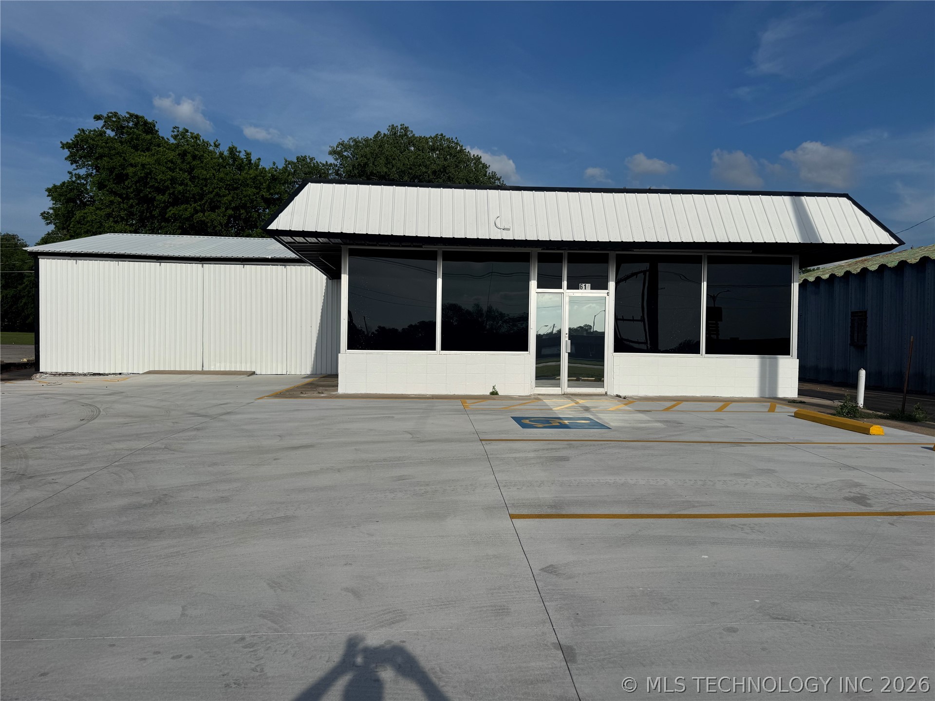 614 N Commerce Street Property Photo 1