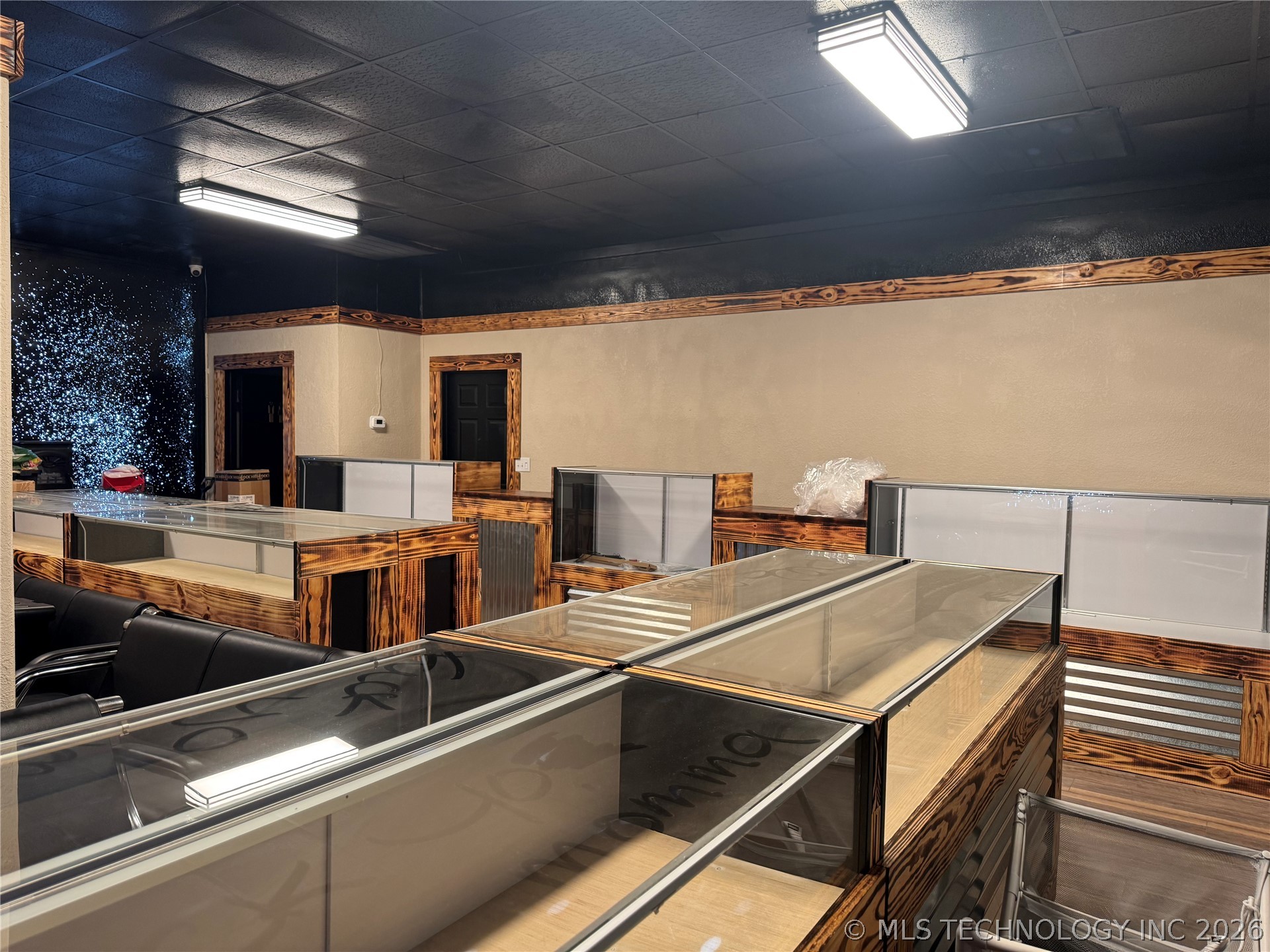 614 N Commerce Street Property Photo 4