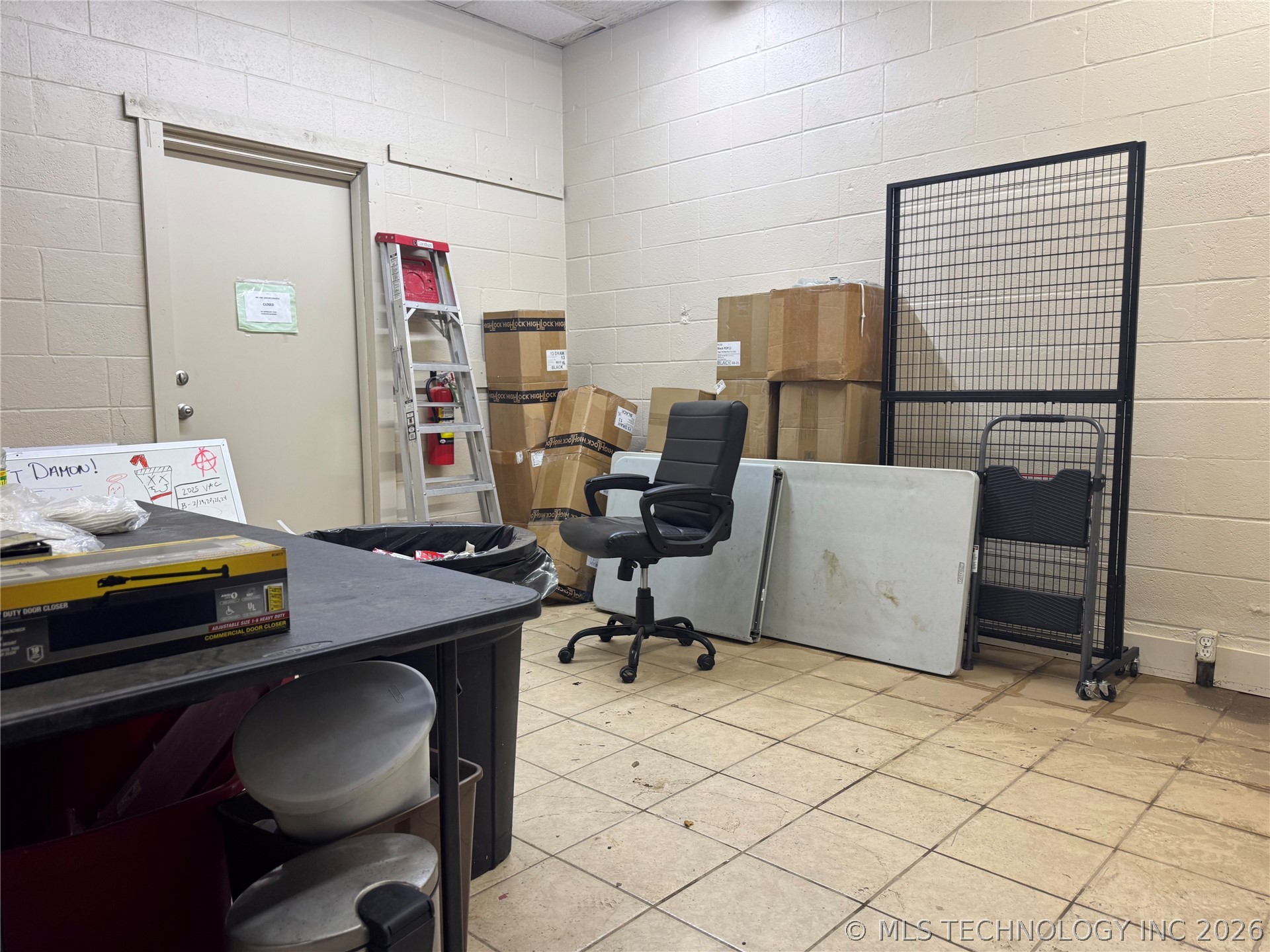 614 N Commerce Street Property Photo 10