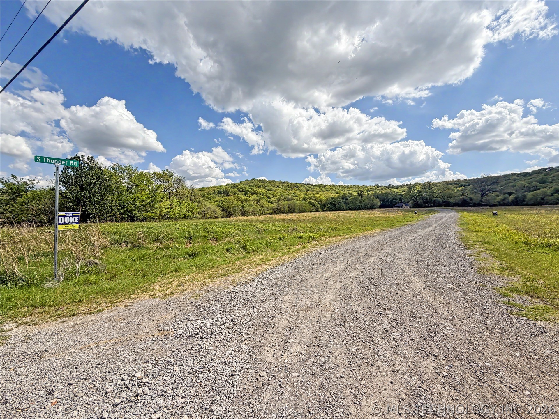 425 S Thunder Road Property Photo 19