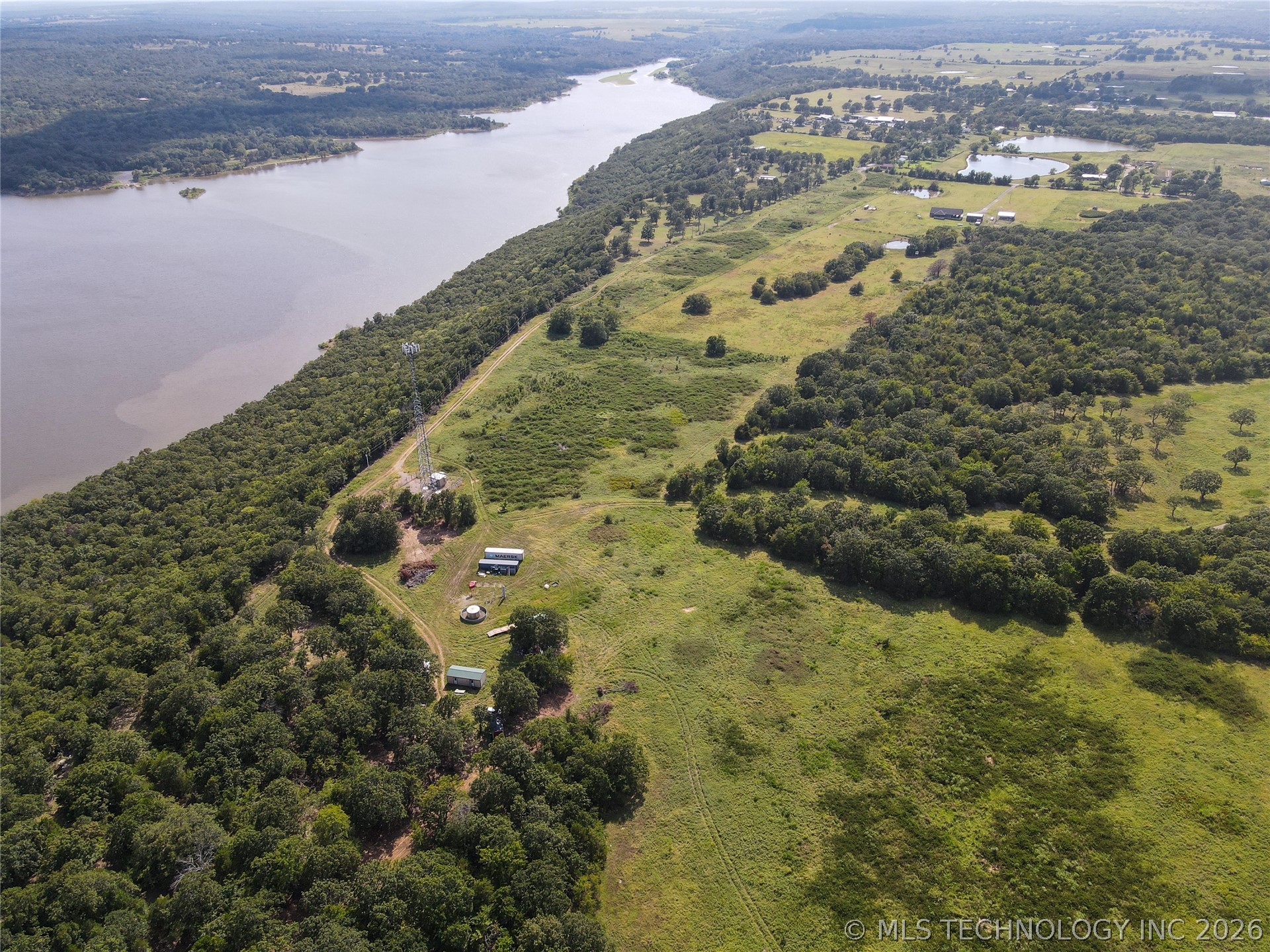 933 Higgins Road Property Photo 8