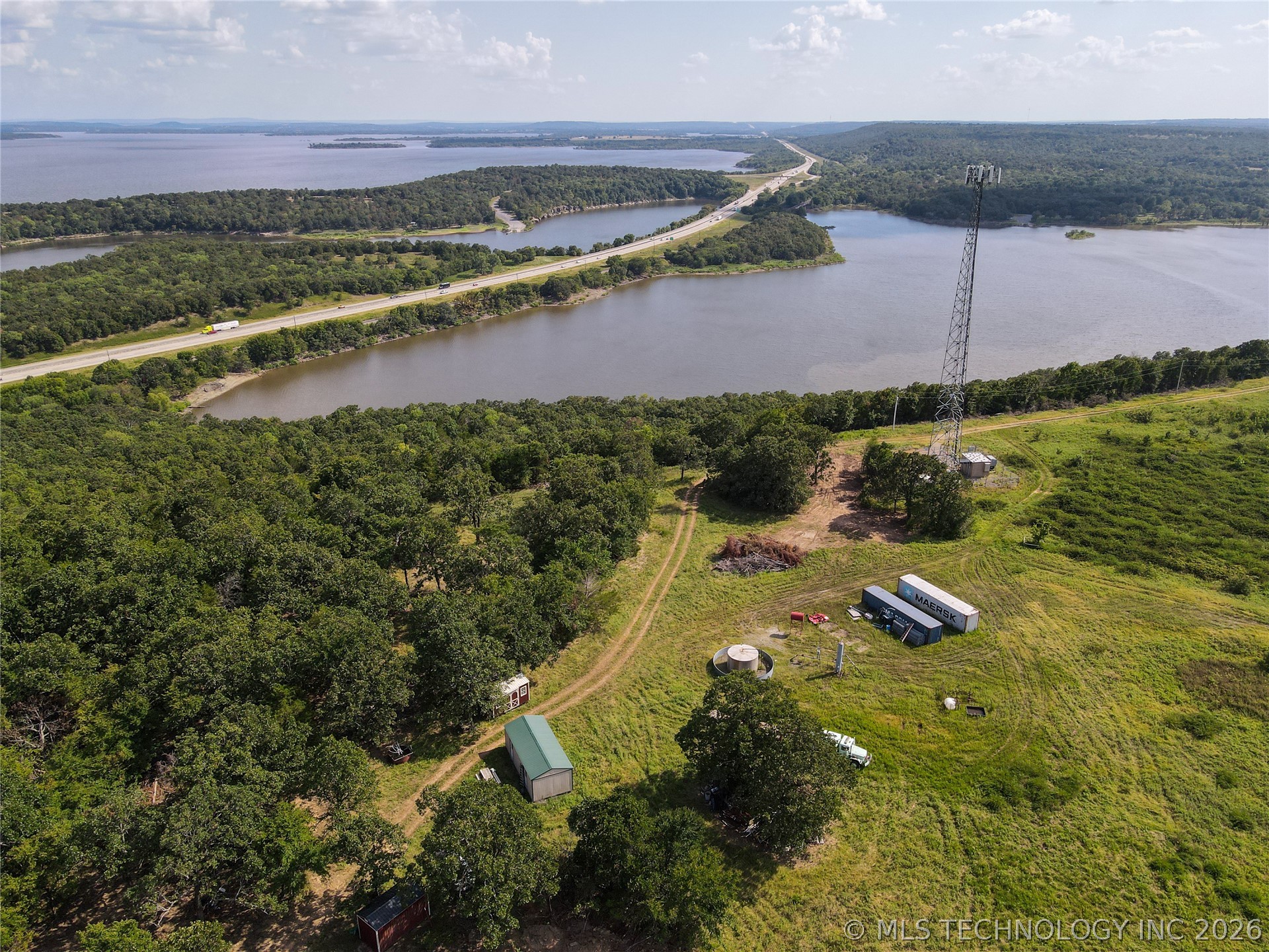 933 Higgins Road Property Photo 9