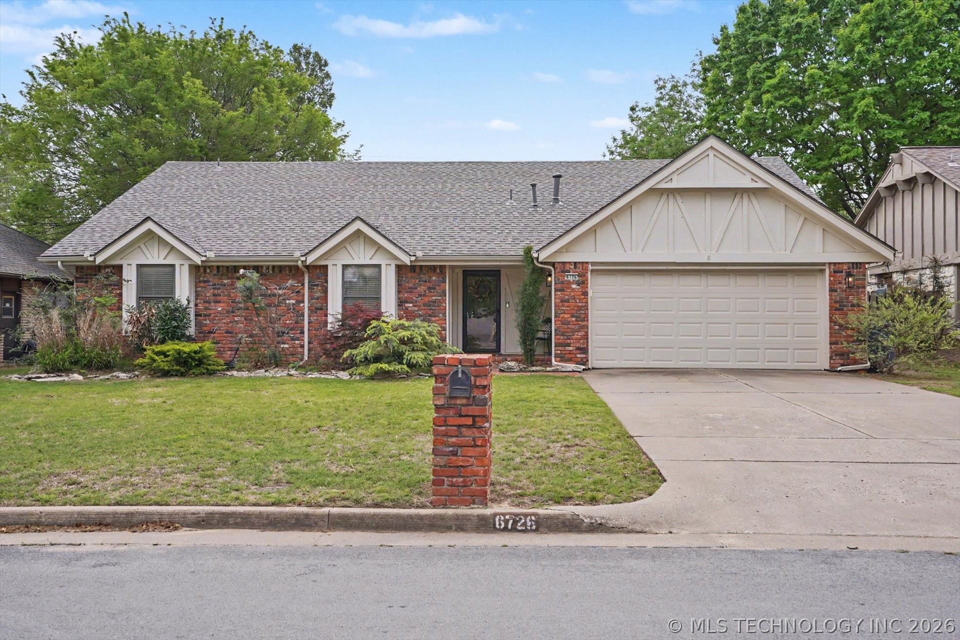 6726 E 100 Place Property Photo 1