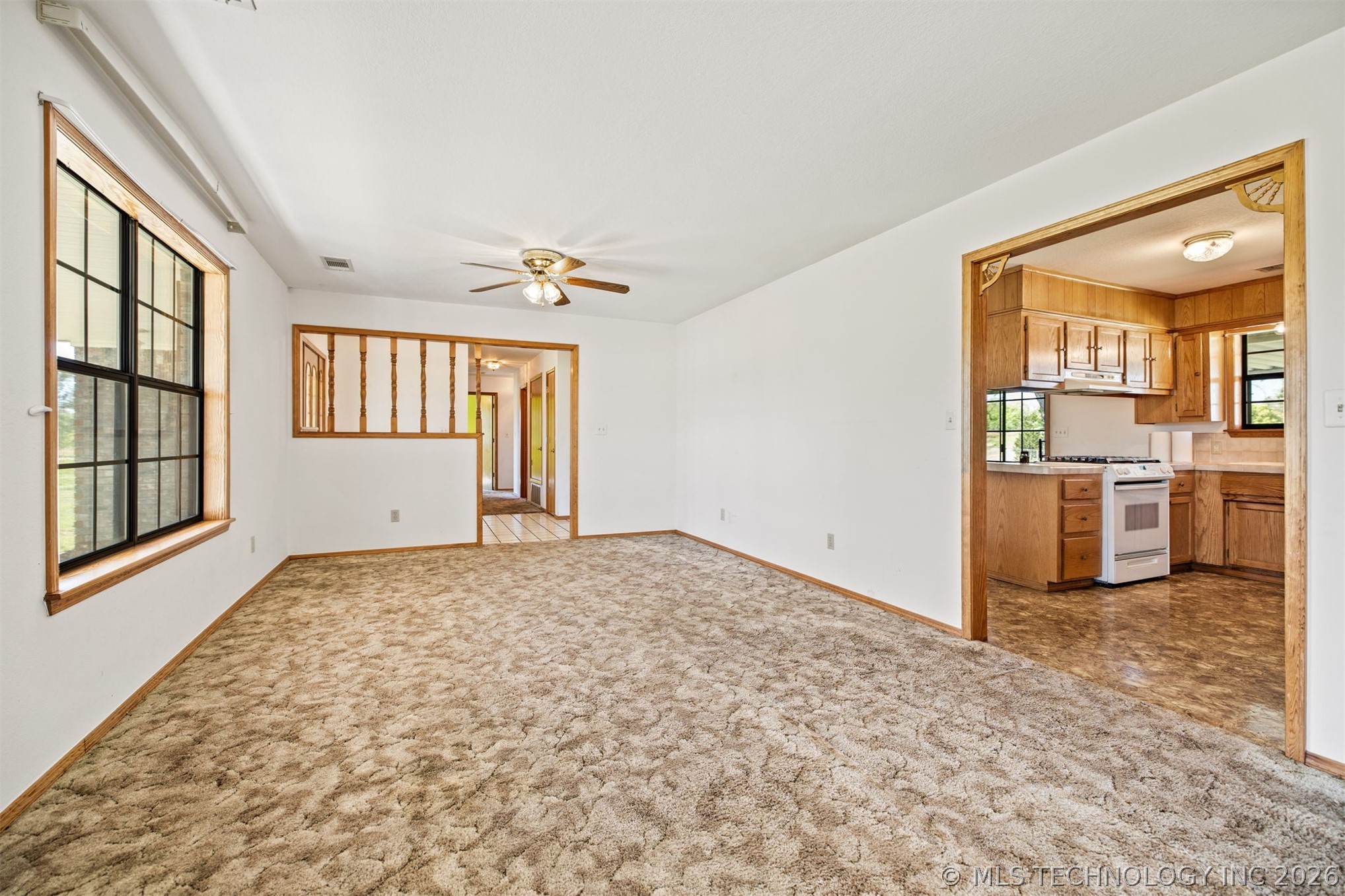 477343 E 1090 Property Photo 6