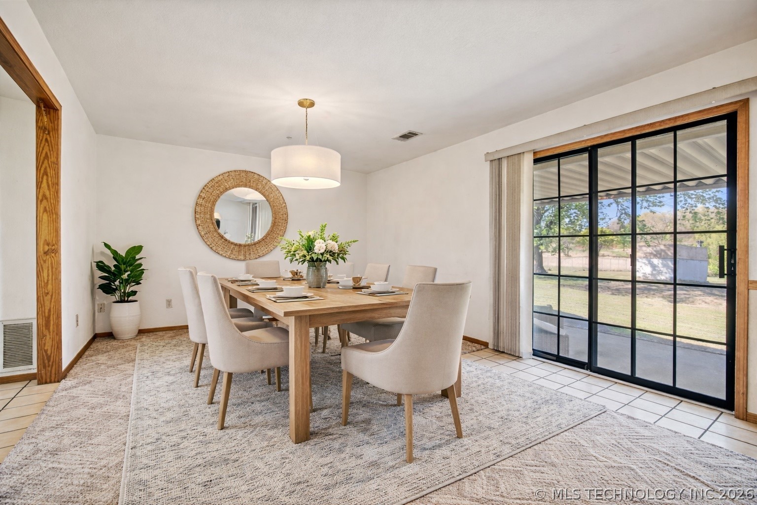477343 E 1090 Property Photo 8