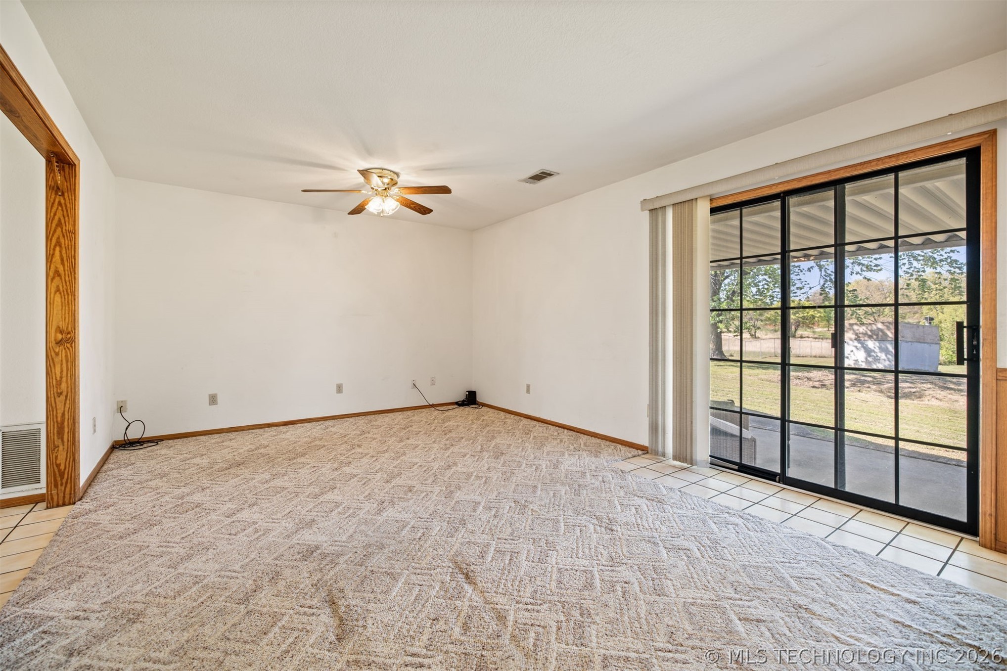477343 E 1090 Property Photo 9