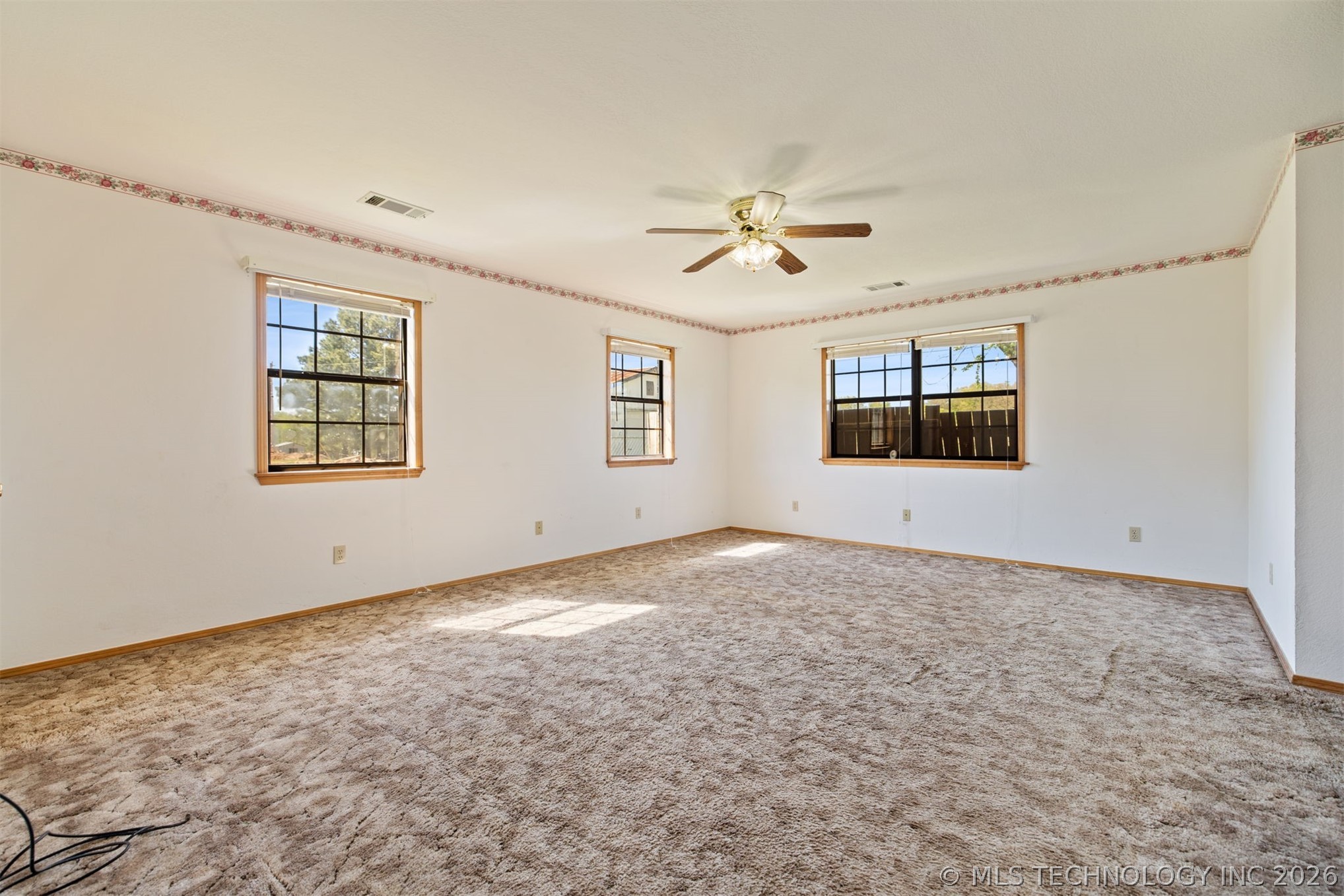 477343 E 1090 Property Photo 13