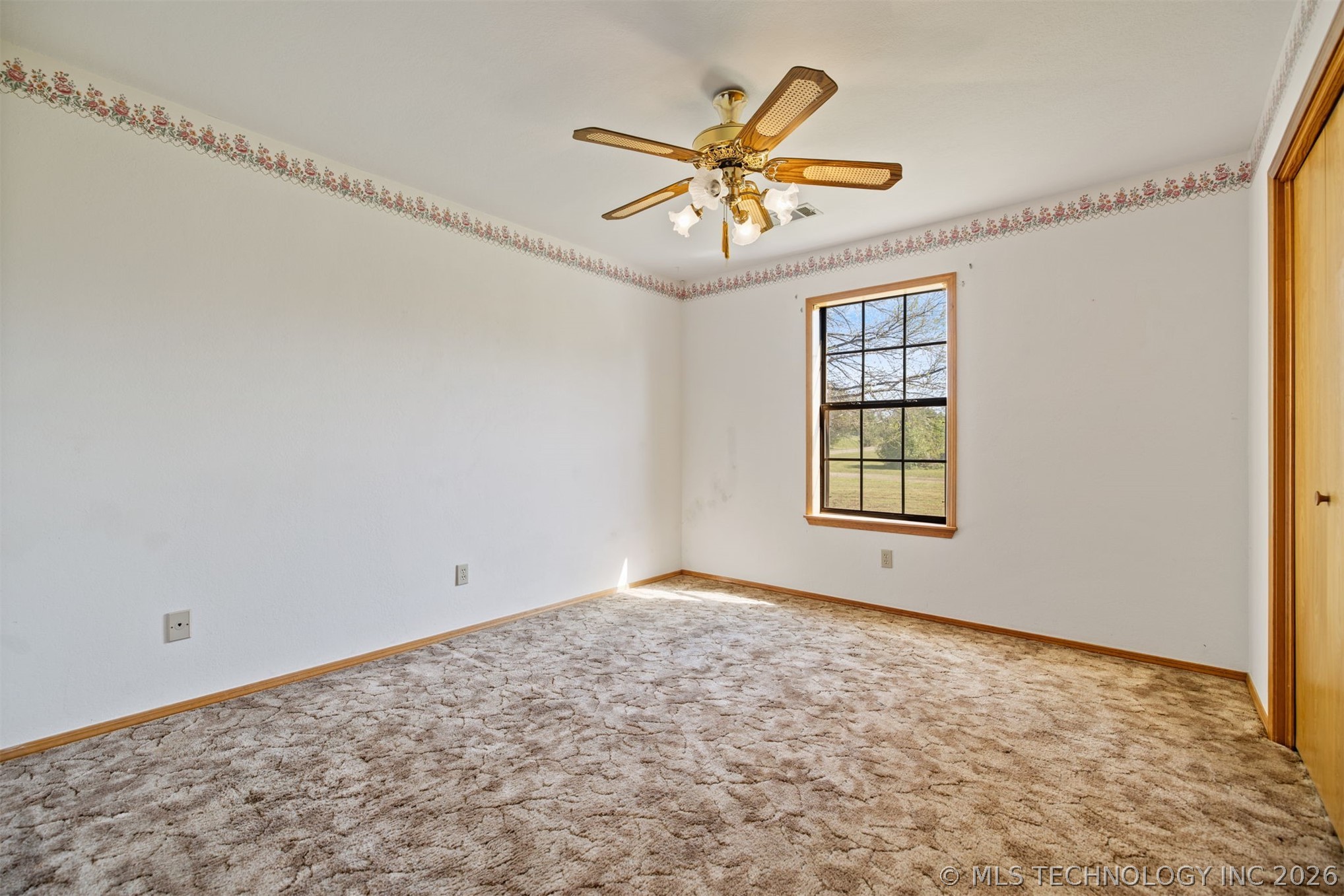 477343 E 1090 Property Photo 17