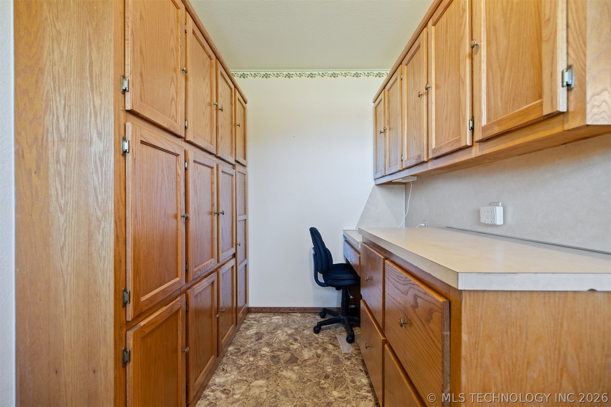 477343 E 1090 Property Photo 20