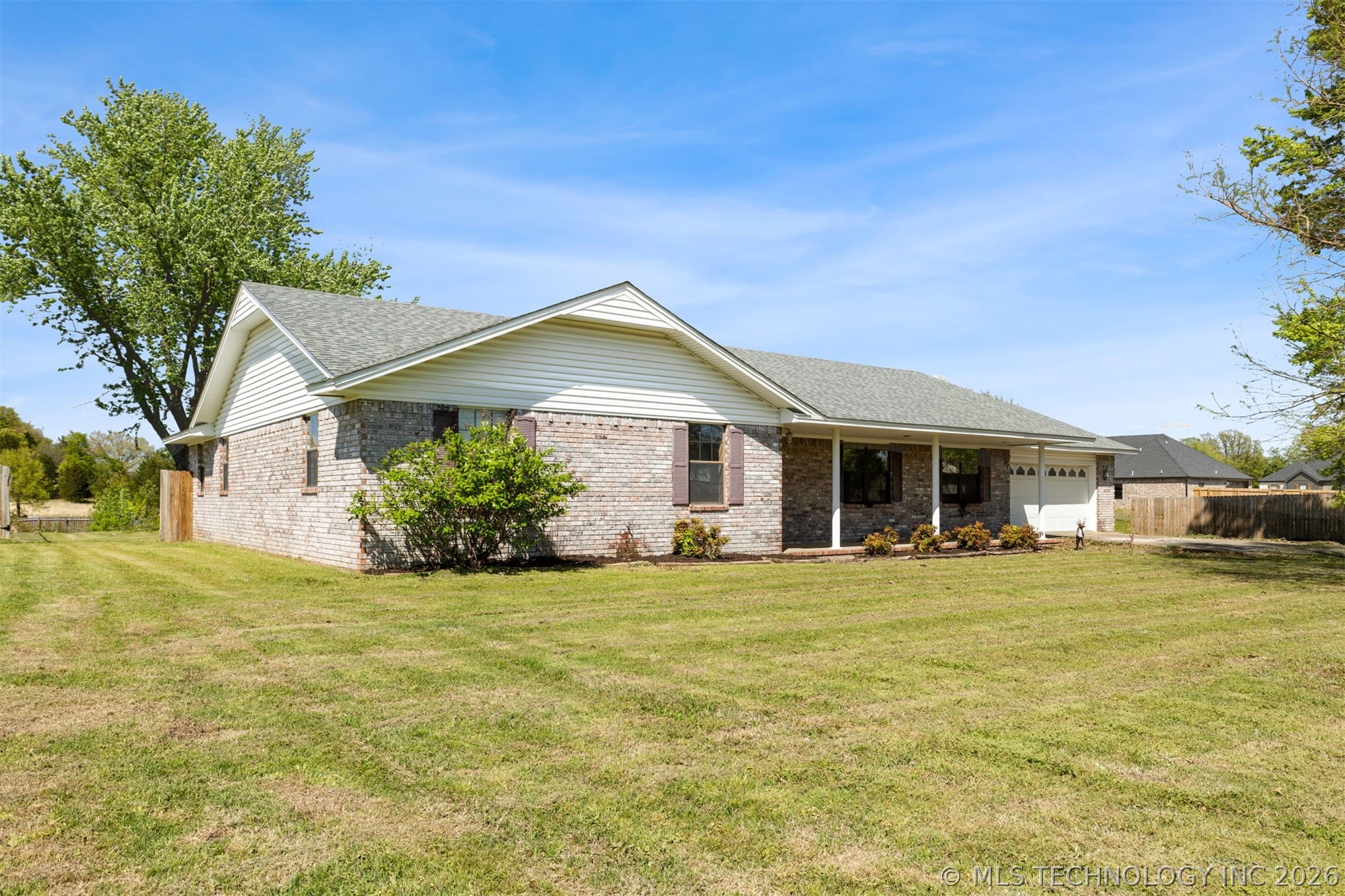 477343 E 1090 Property Photo 26