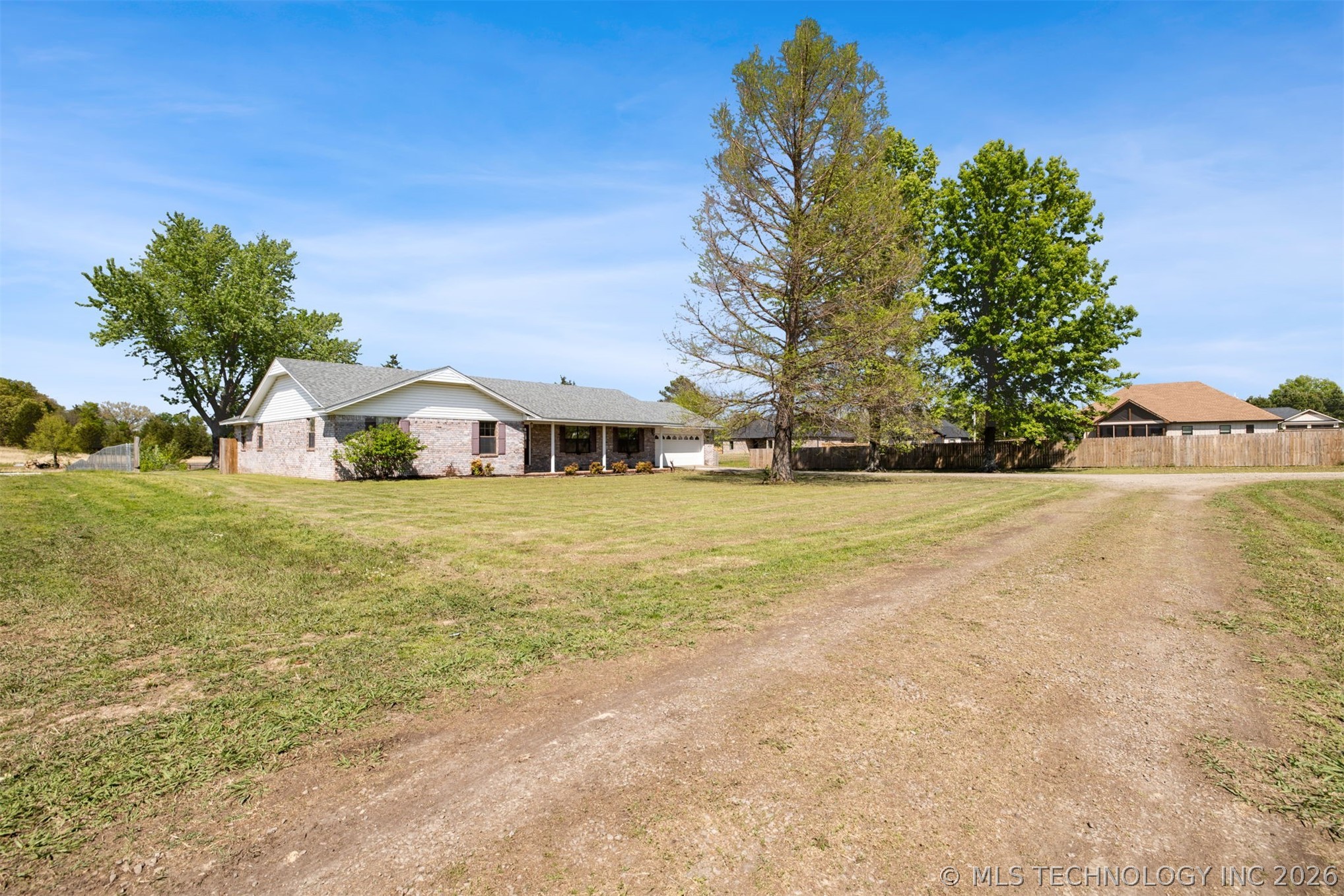 477343 E 1090 Property Photo 27