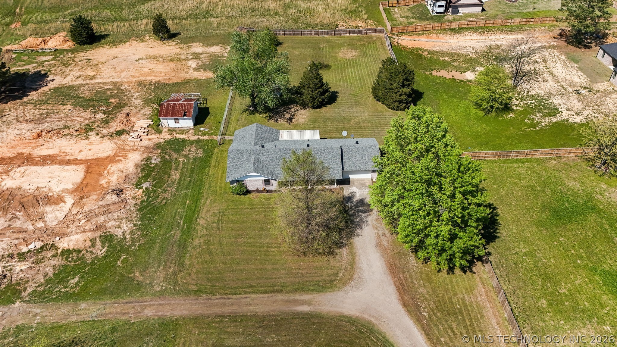 477343 E 1090 Property Photo 28