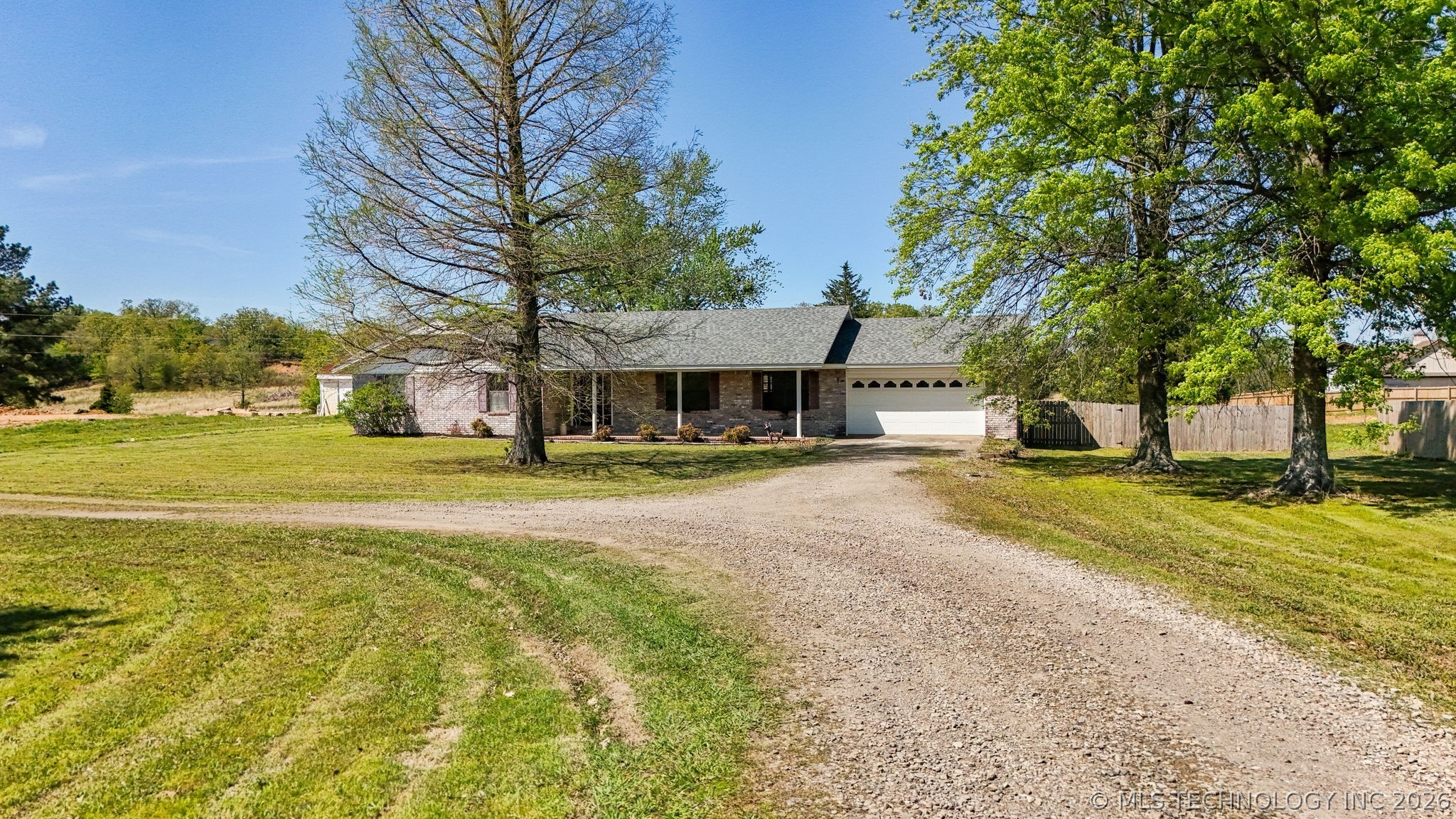 477343 E 1090 Property Photo 29