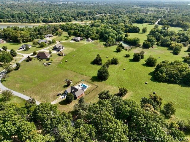 04 Meadowood Property Photo 10