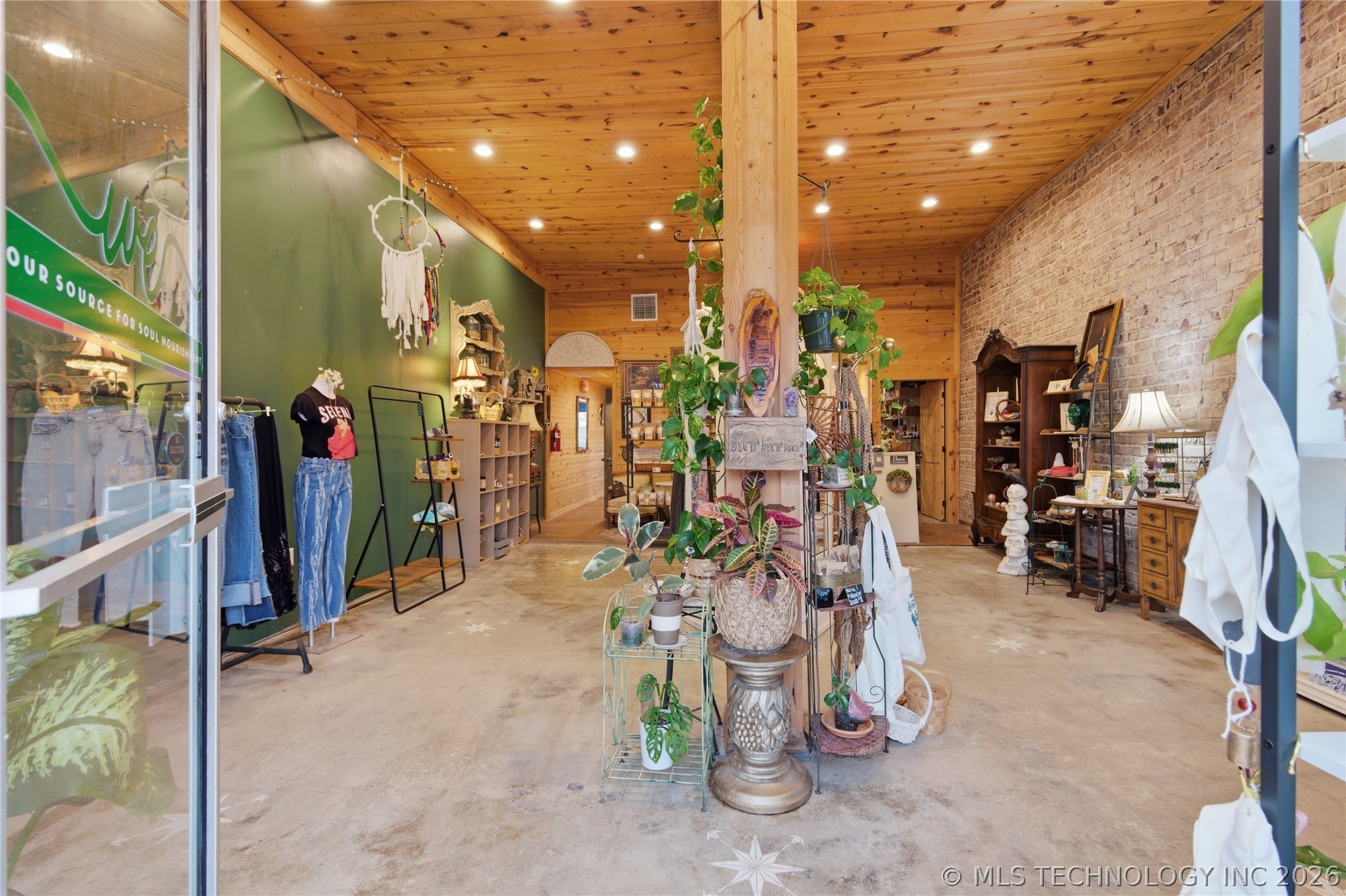 131 N Lee Property Photo 2