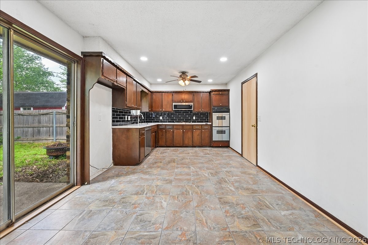 1666 S Pecan Avenue Property Photo 10