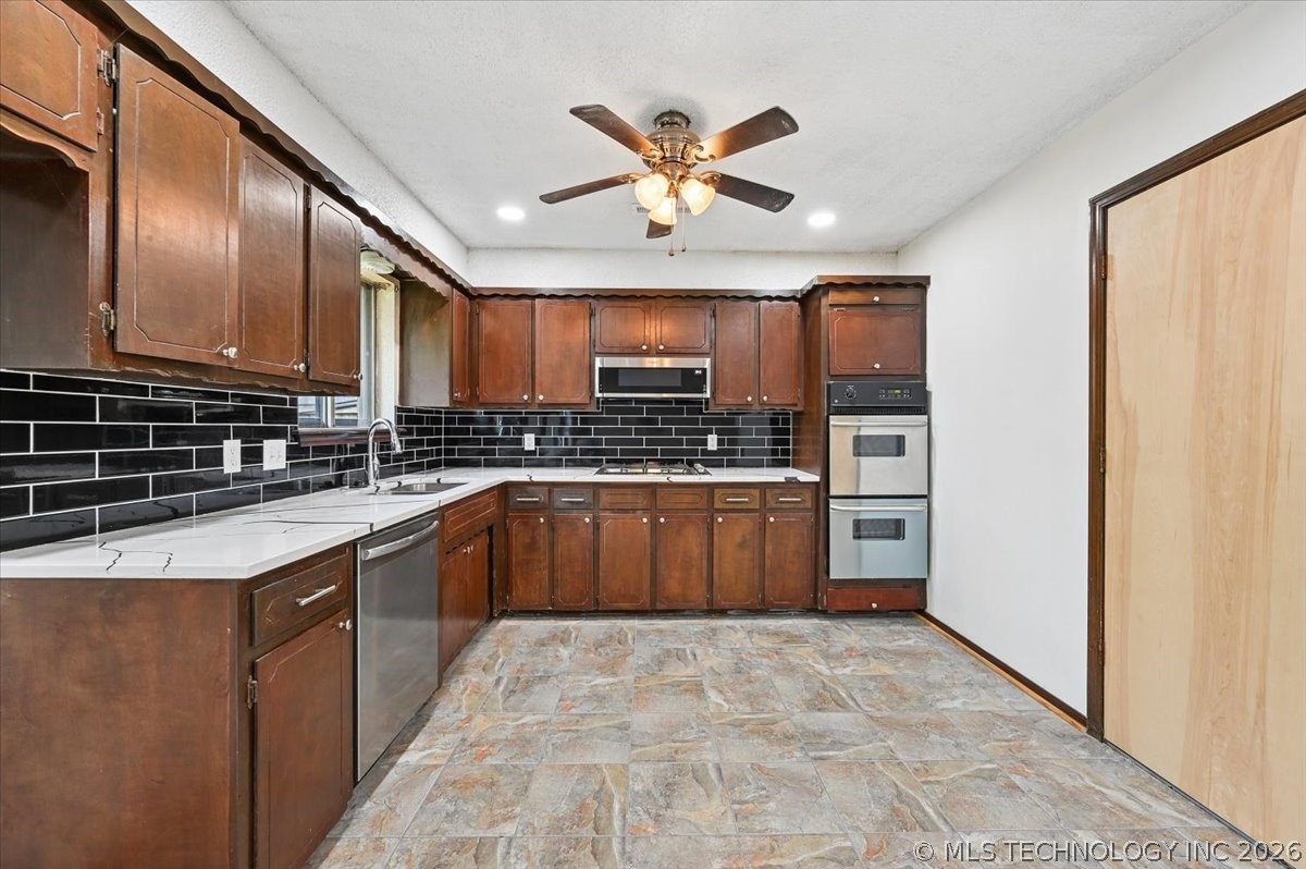 1666 S Pecan Avenue Property Photo 12