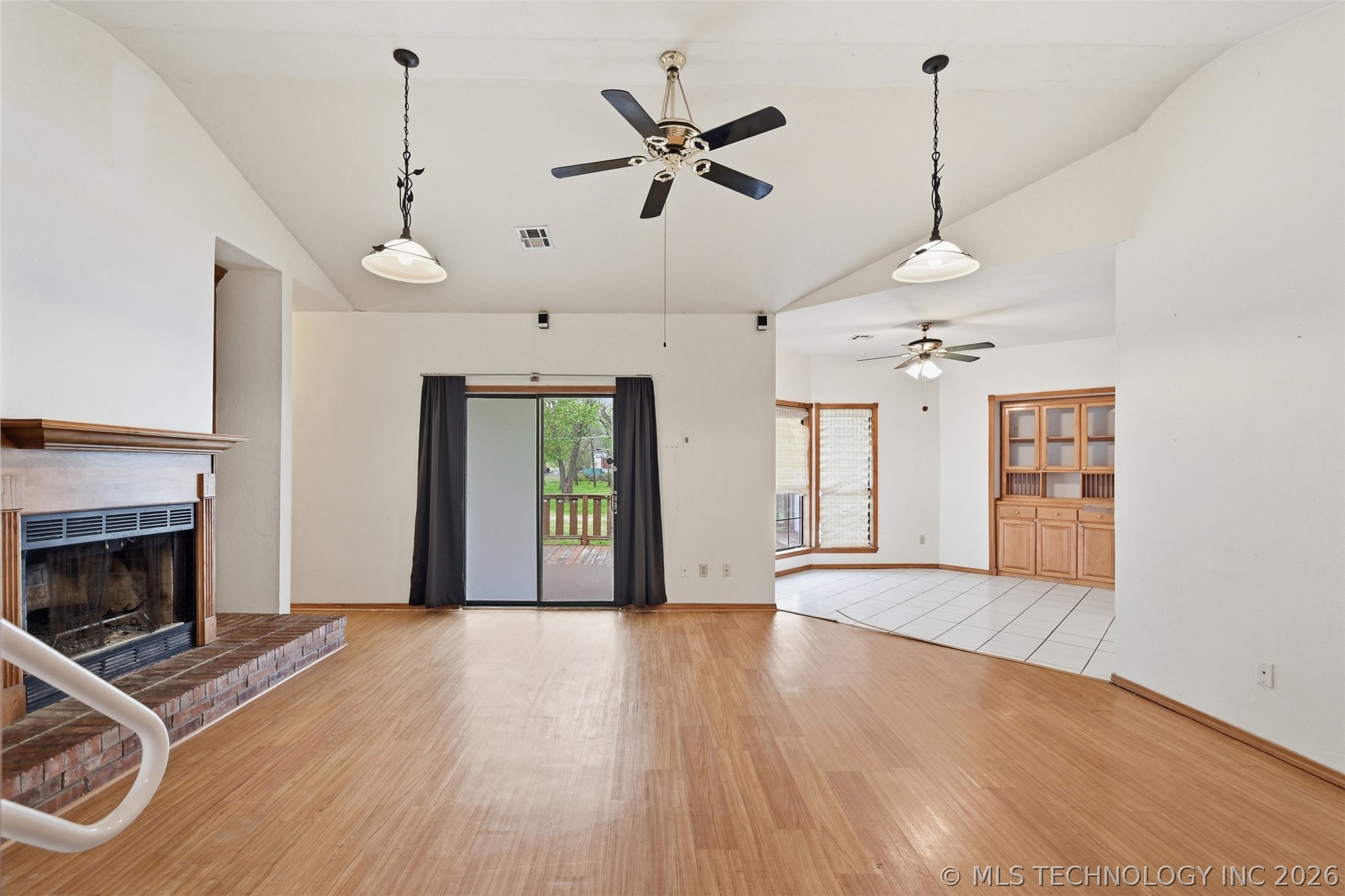 1726 Lakeview Drive Property Photo 5
