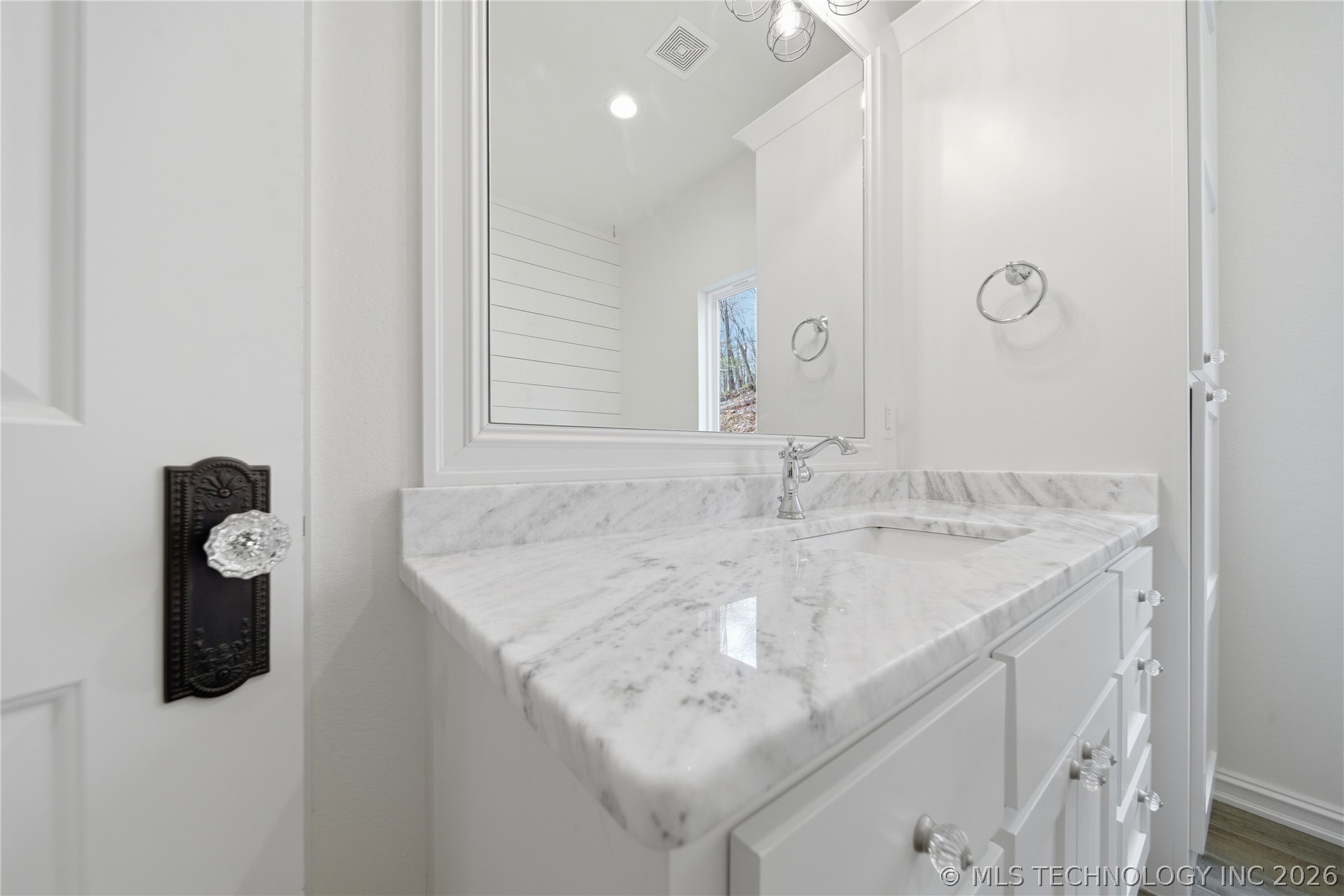 22000 E 660 Road Property Photo 25