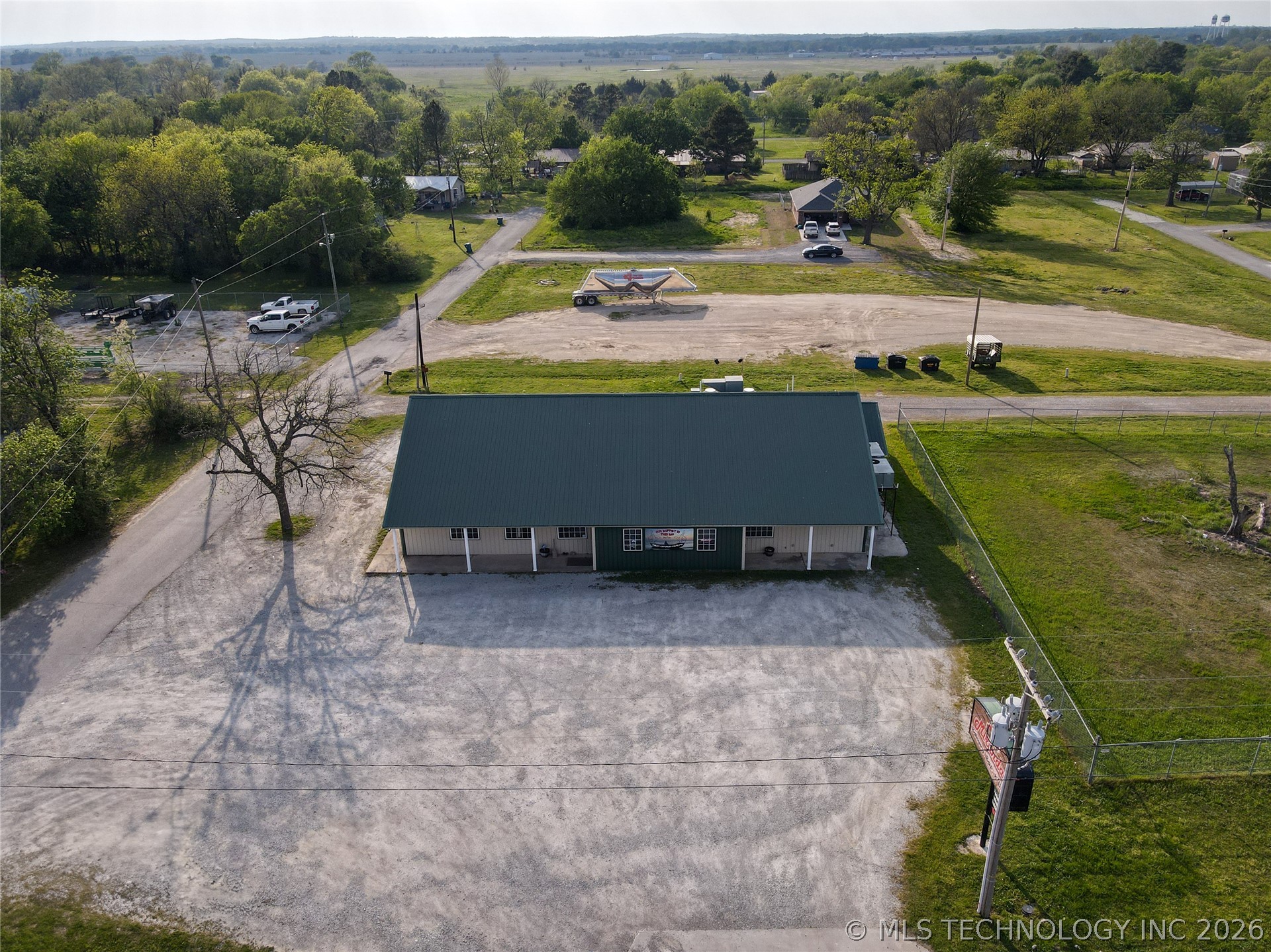907 S Broadway Property Photo 3