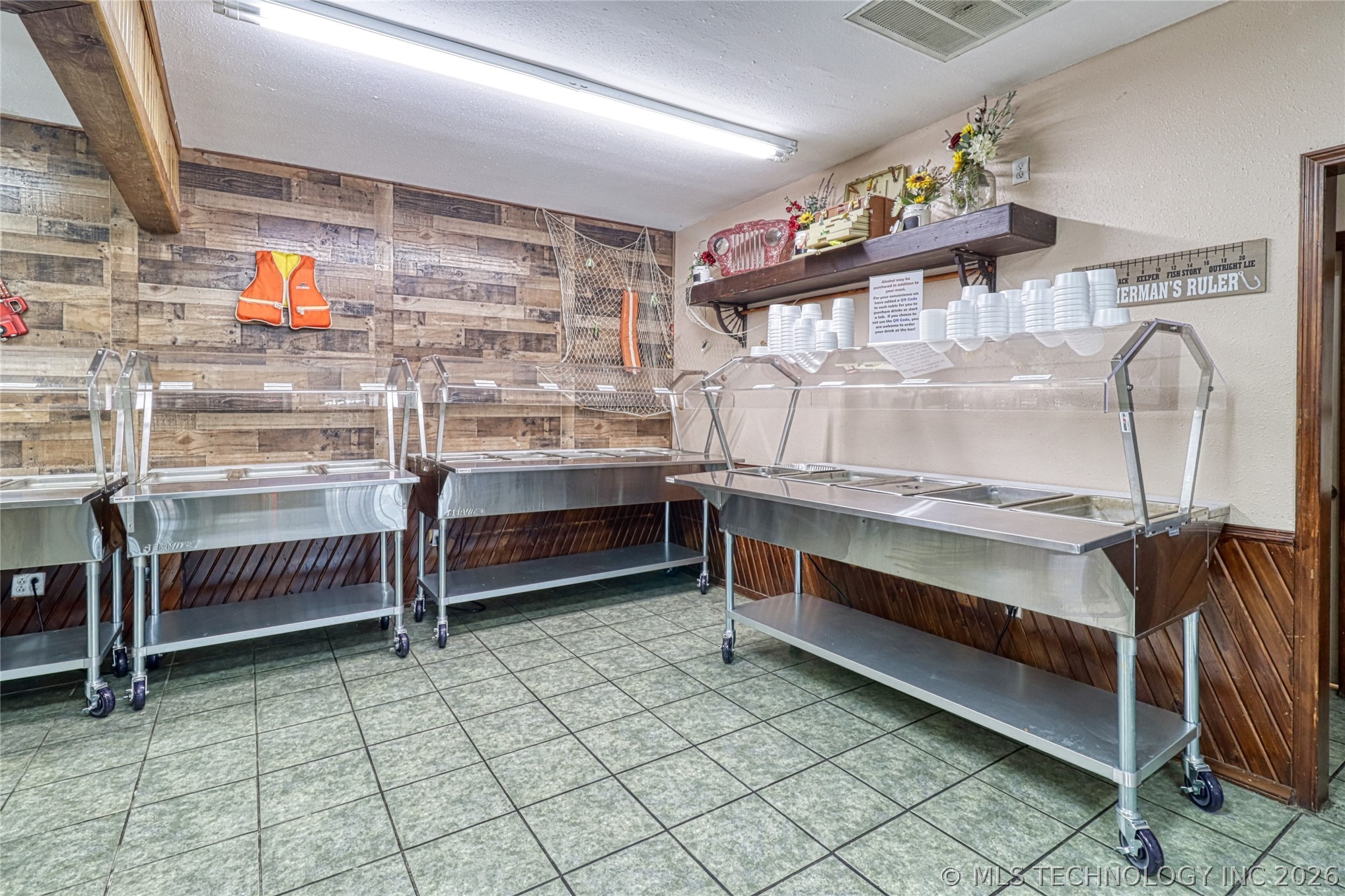 907 S Broadway Property Photo 8
