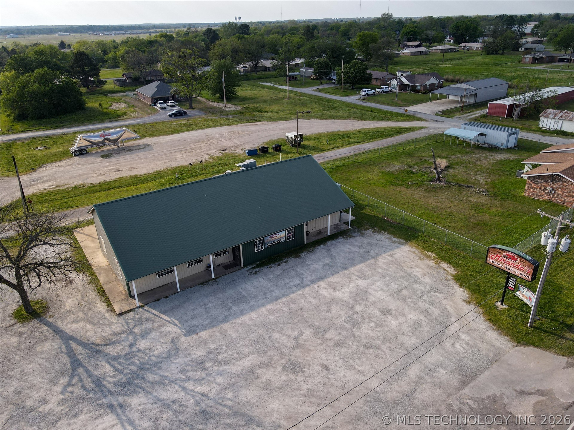907 S Broadway Property Photo 17