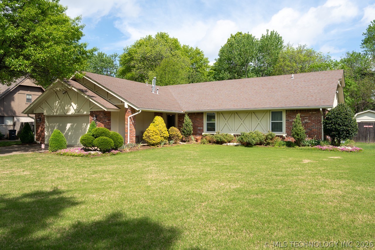 5911 E 100th Place Property Photo 2