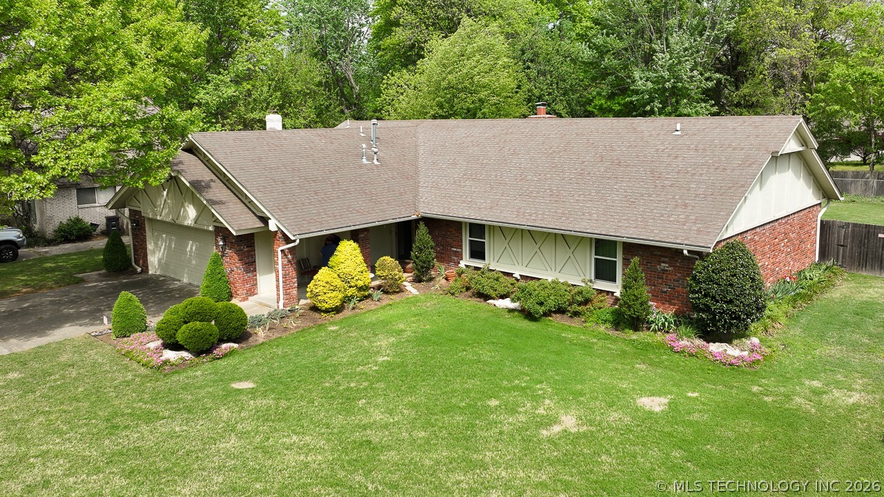 5911 E 100th Place Property Photo 3