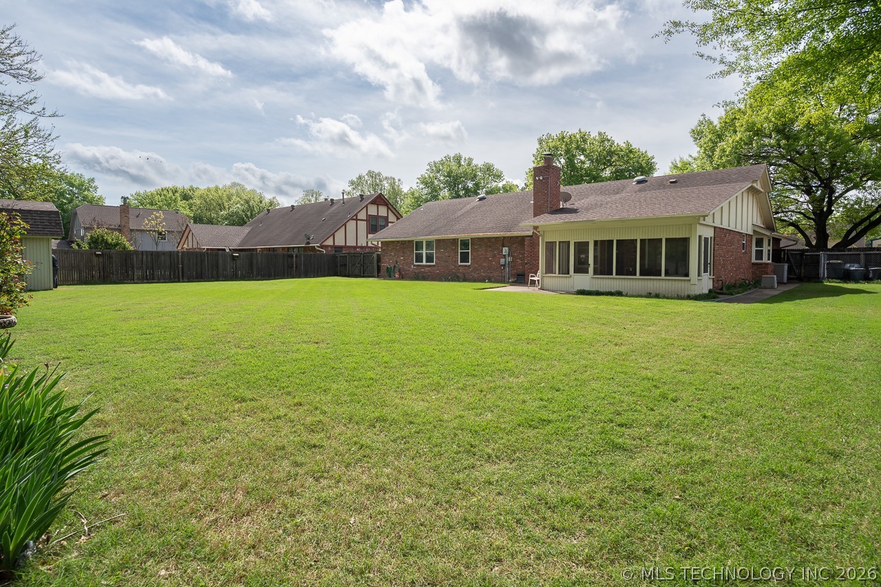 5911 E 100th Place Property Photo 26