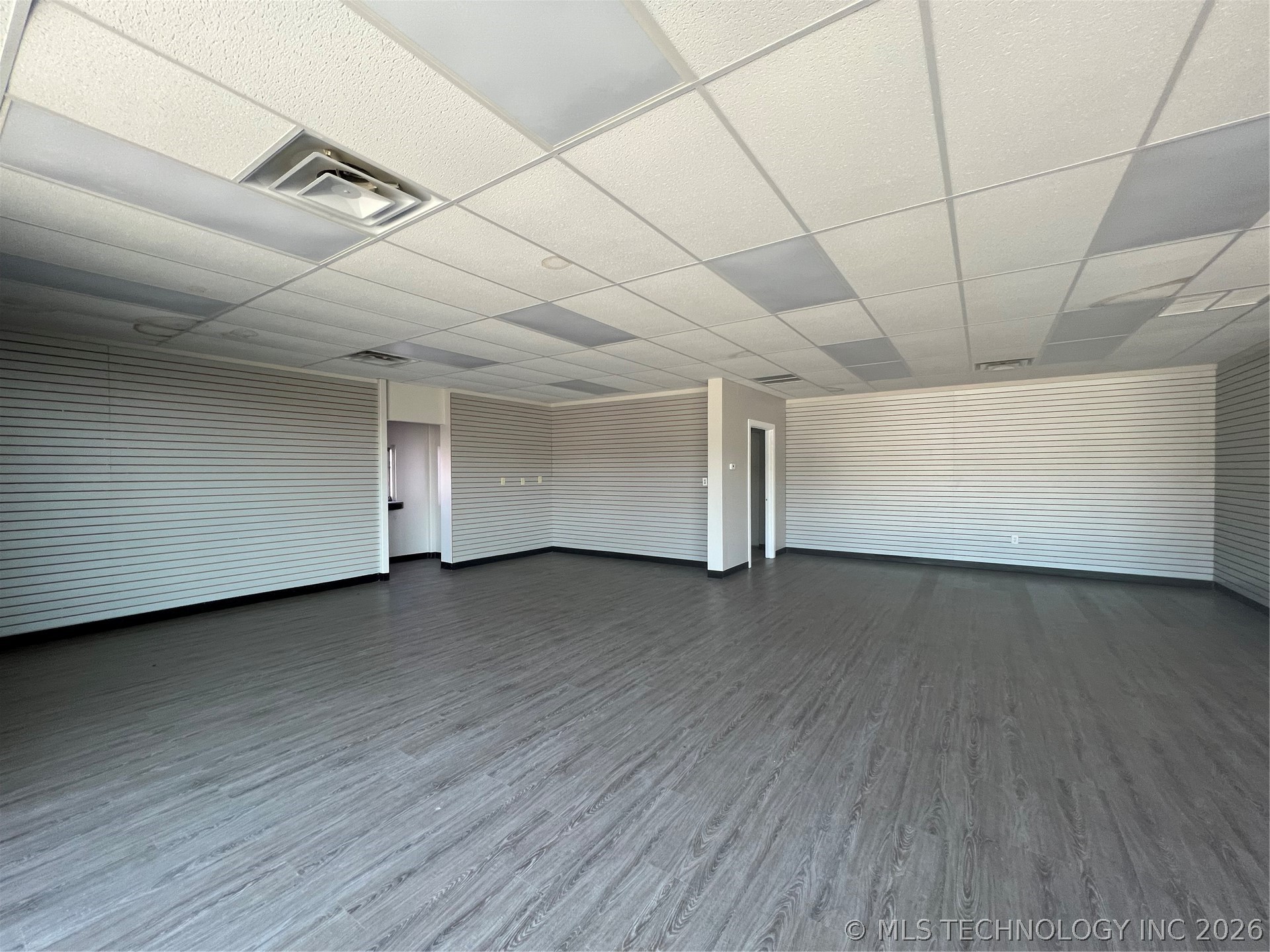 1005 E Will Rogers Boulevard Property Photo 3