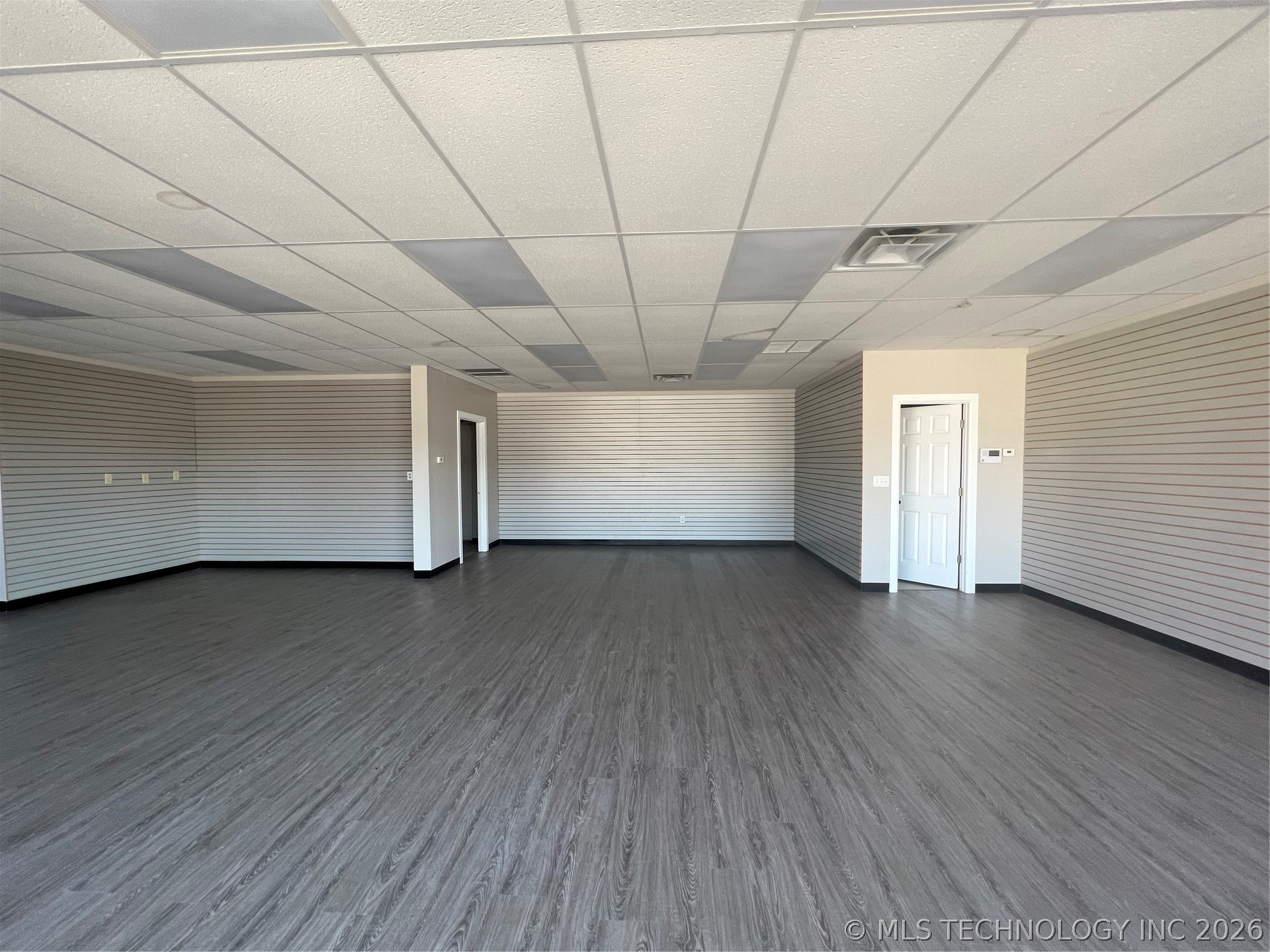 1005 E Will Rogers Boulevard Property Photo 4