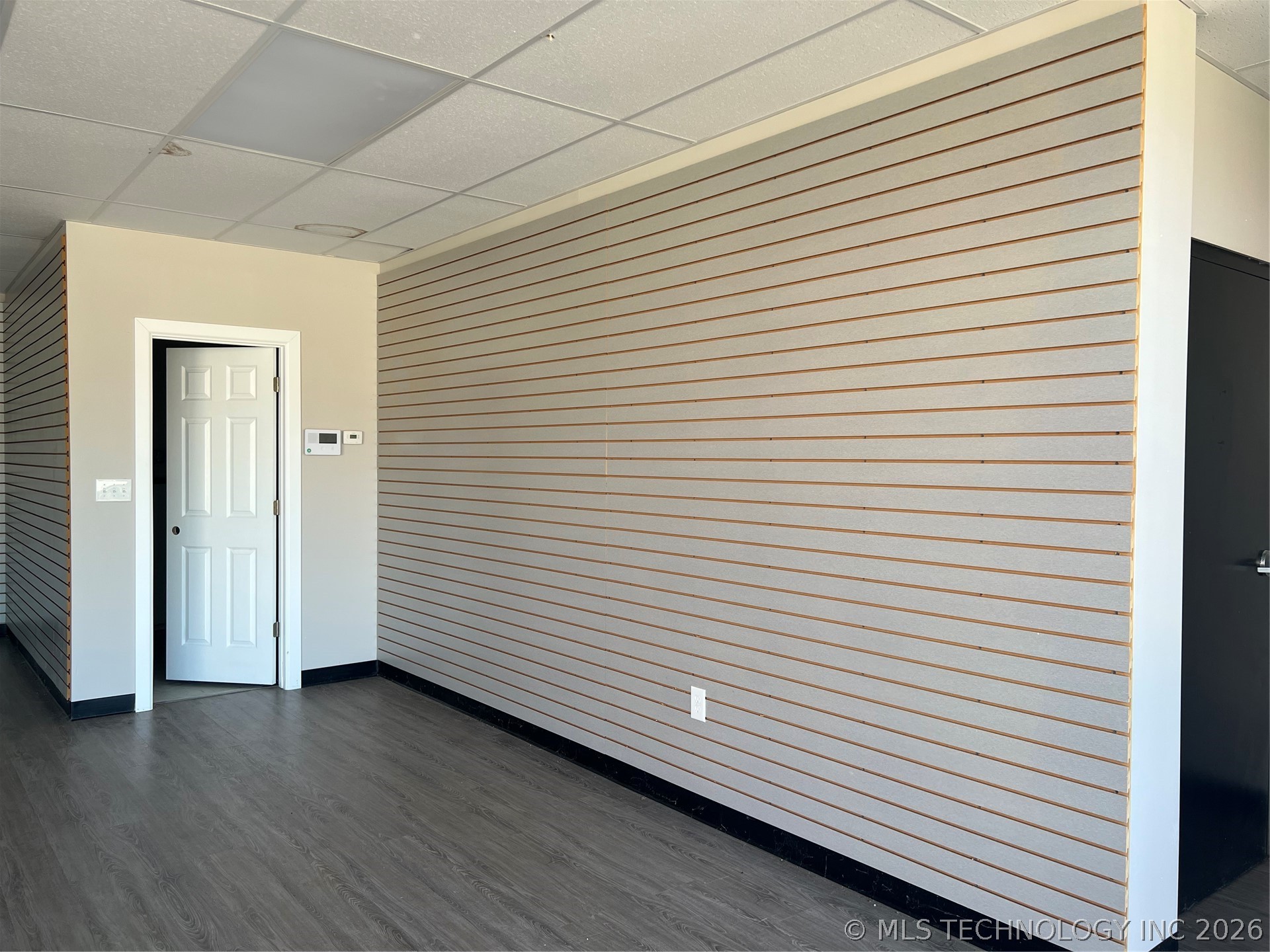 1005 E Will Rogers Boulevard Property Photo 6