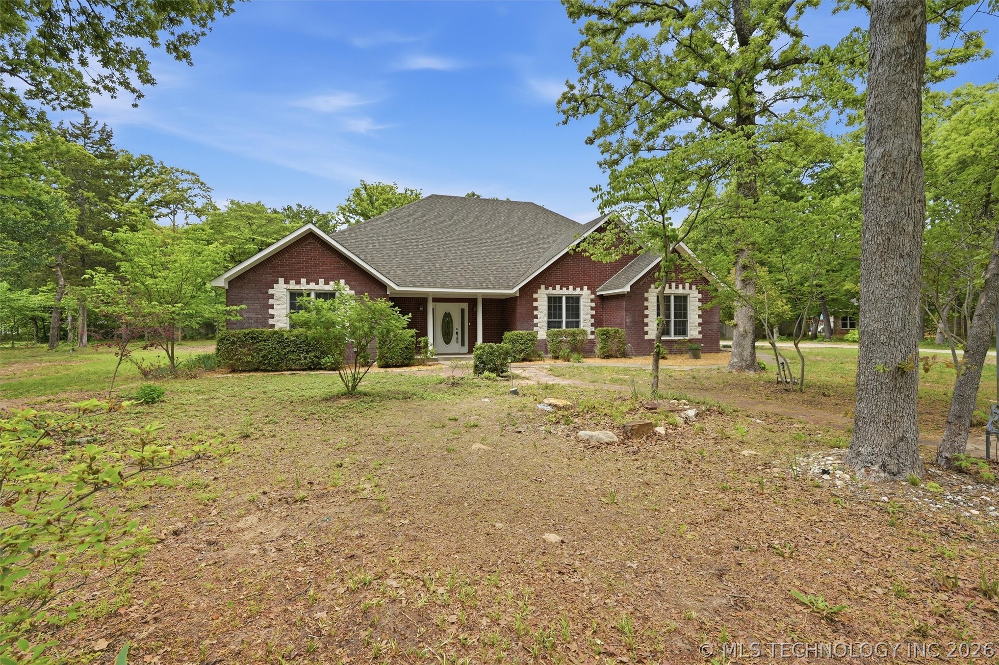 601 Thousand Oaks Property Photo 1
